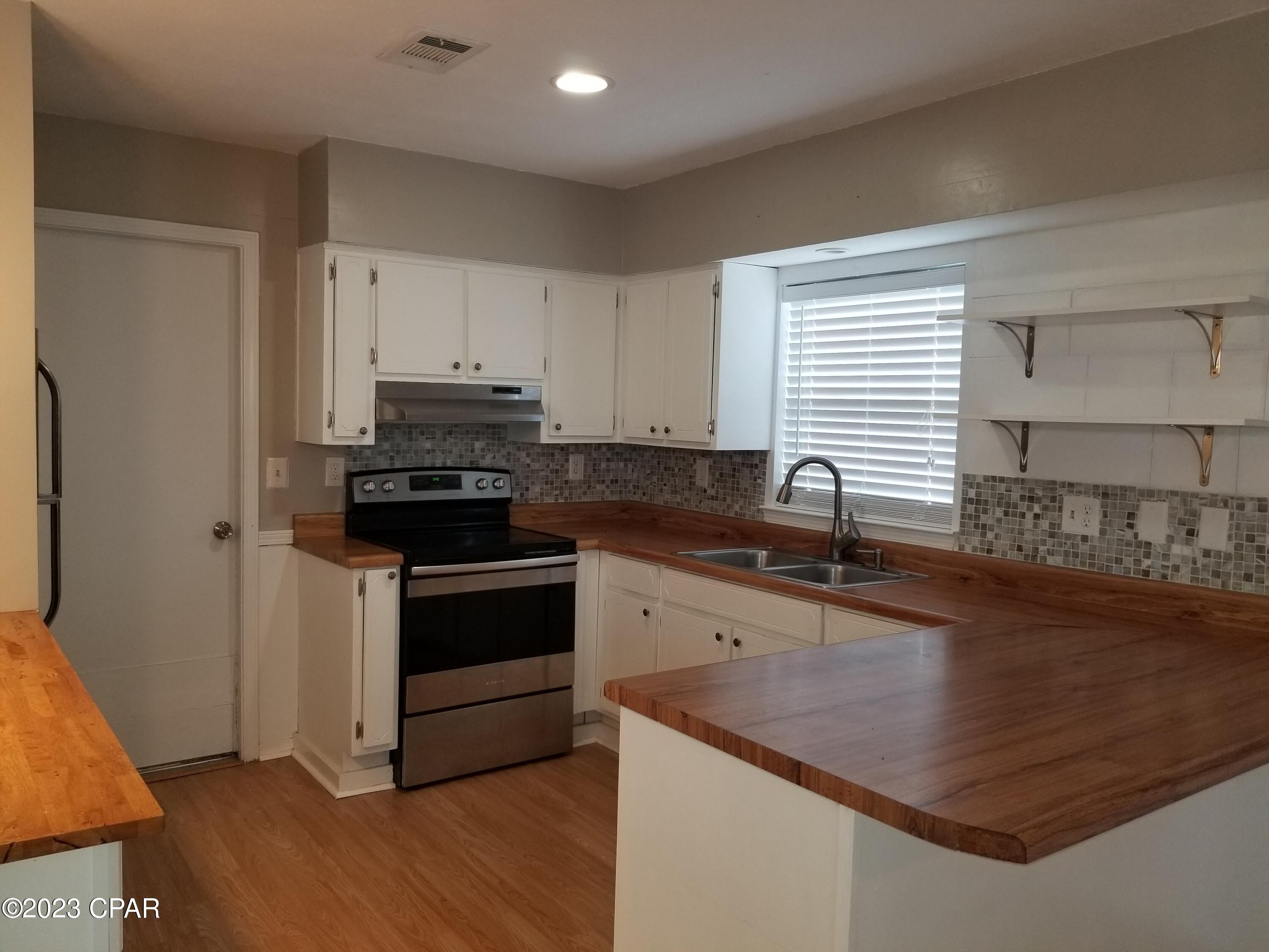 [No Recorded Subdiv] - Residential Lease