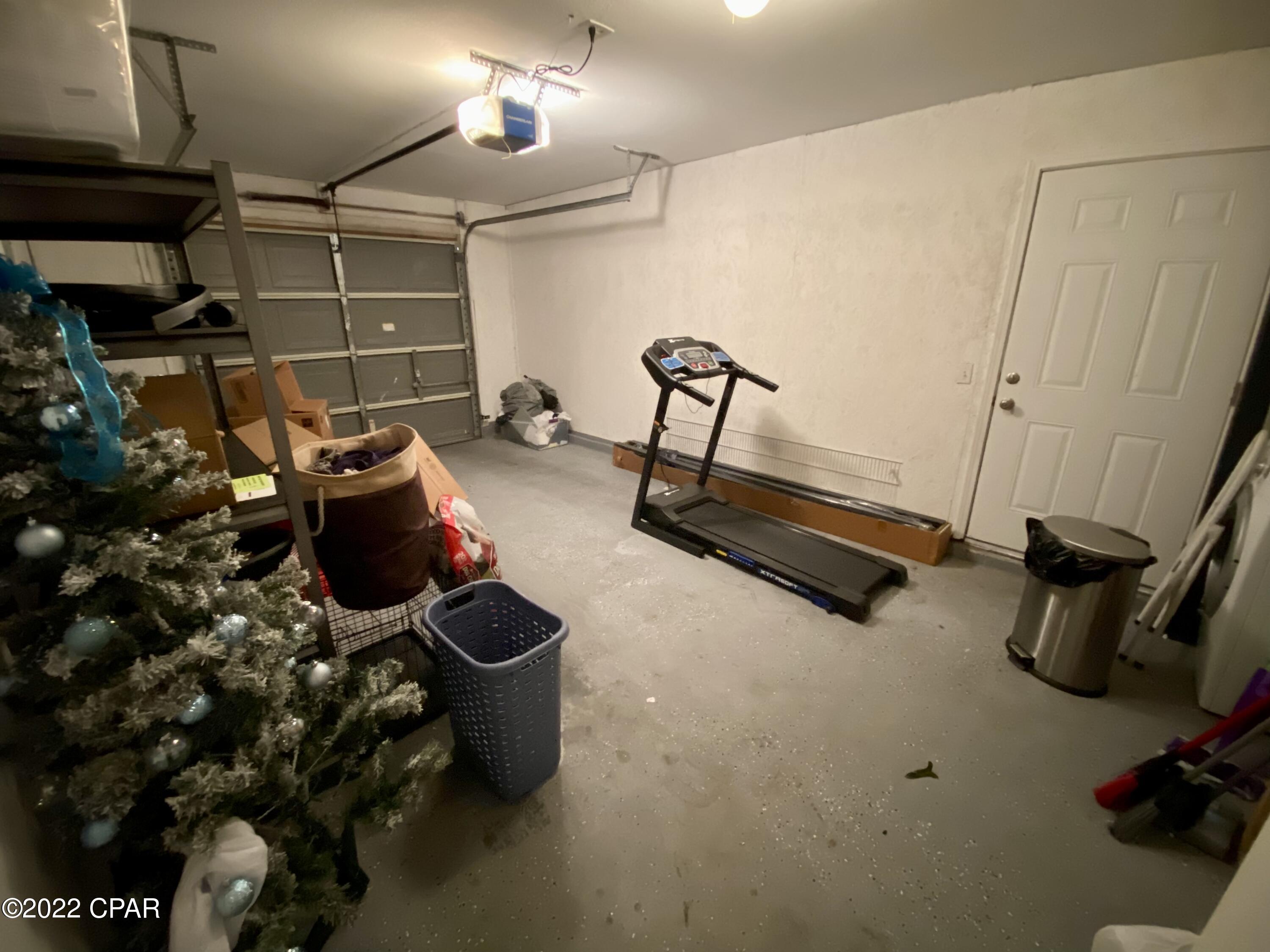 Pine Tree Place Unit 1 - Residential