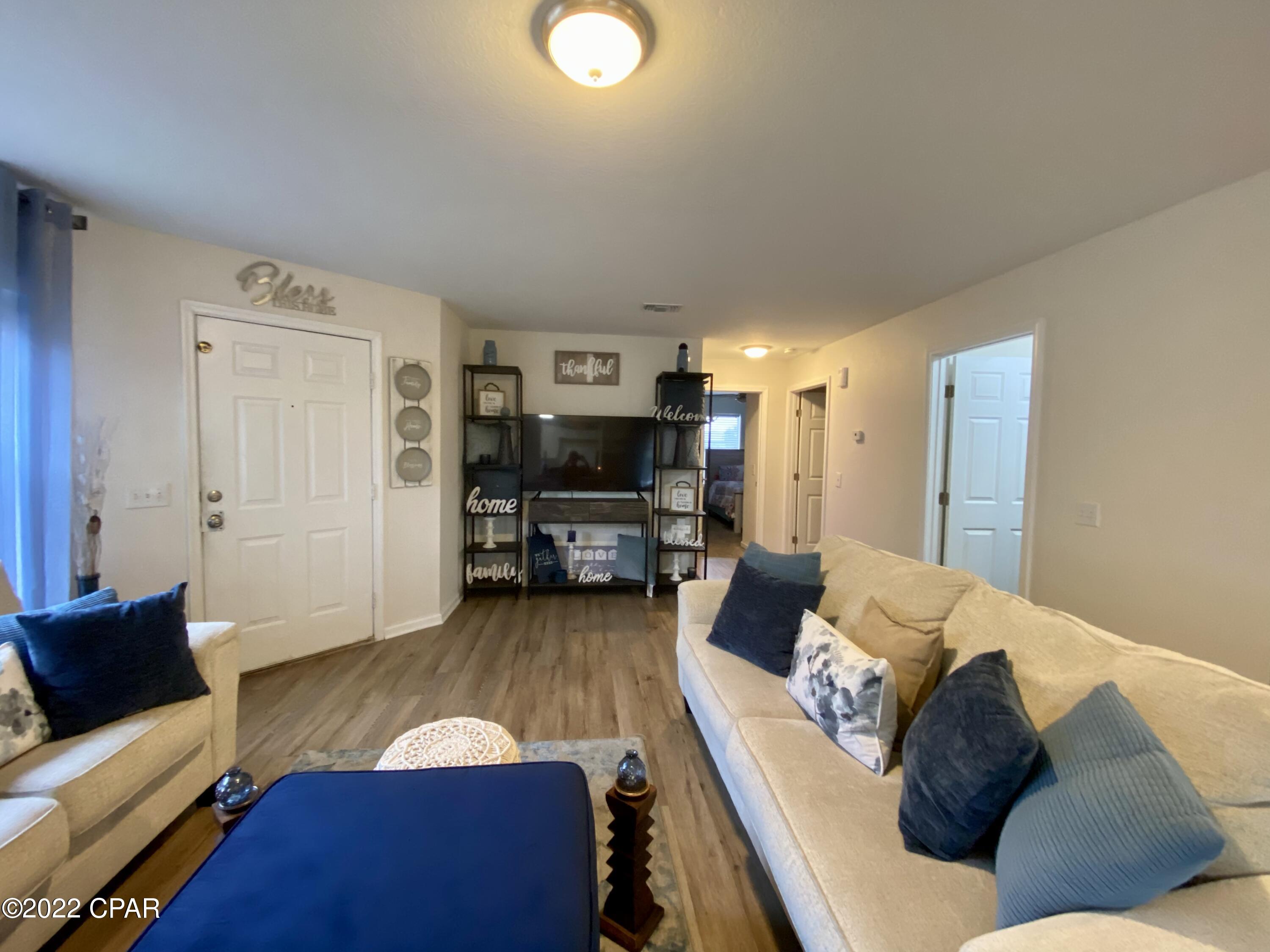 Pine Tree Place Unit 1 - Residential