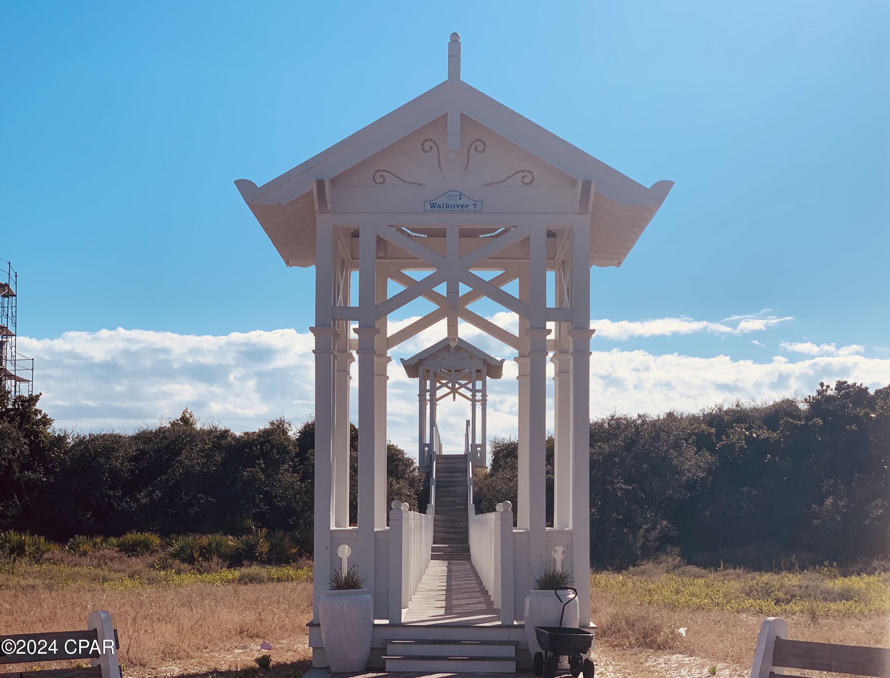 Carillon Beach - Land