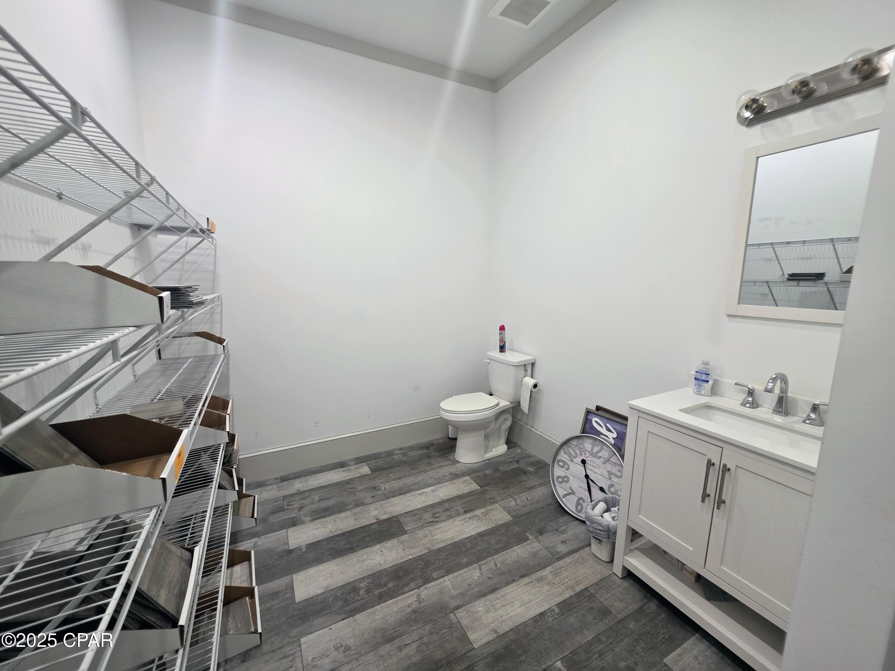 Laguna Beach 3rd Add - Commercial Lease