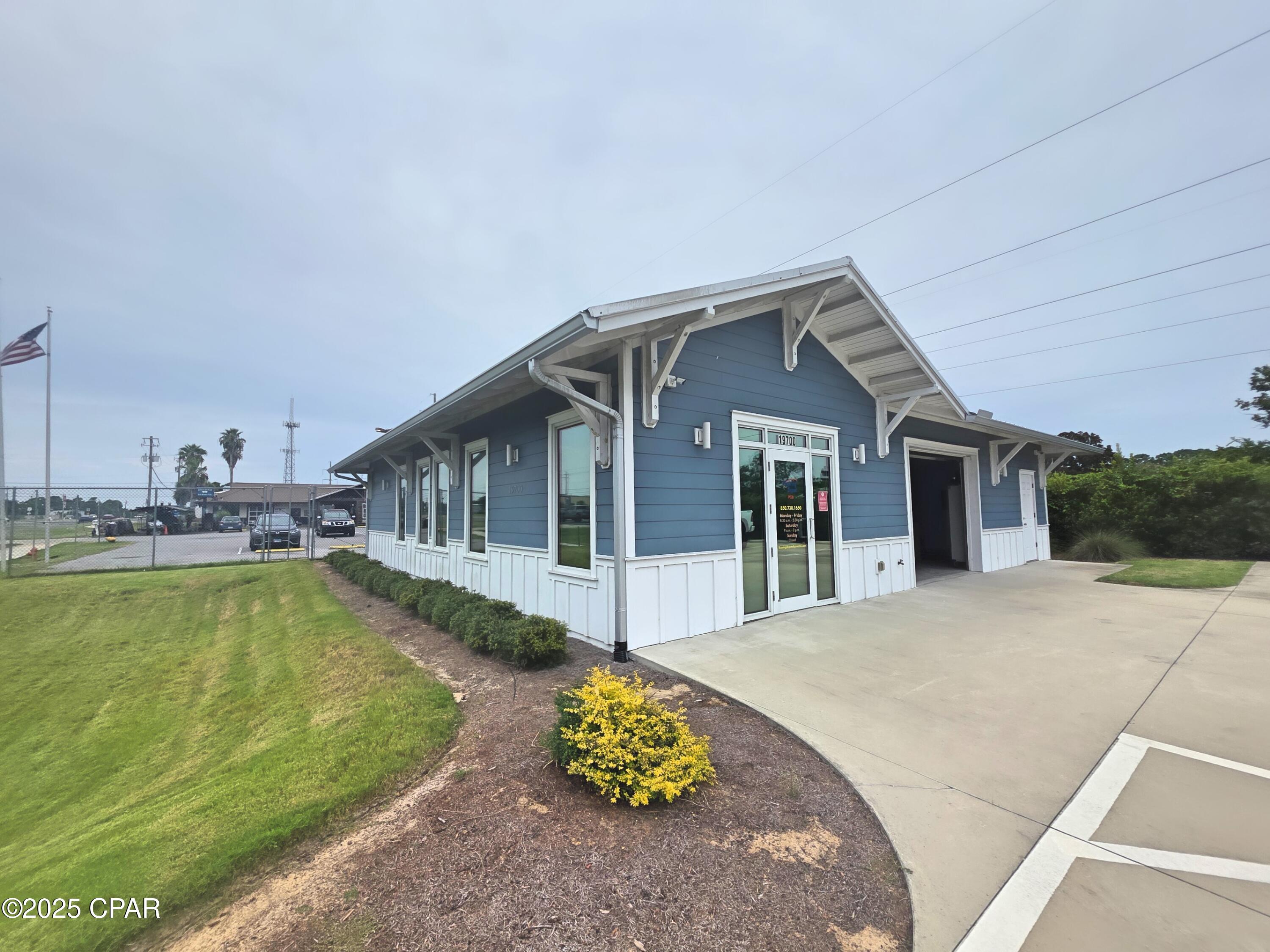 Laguna Beach 3rd Add - Commercial Lease