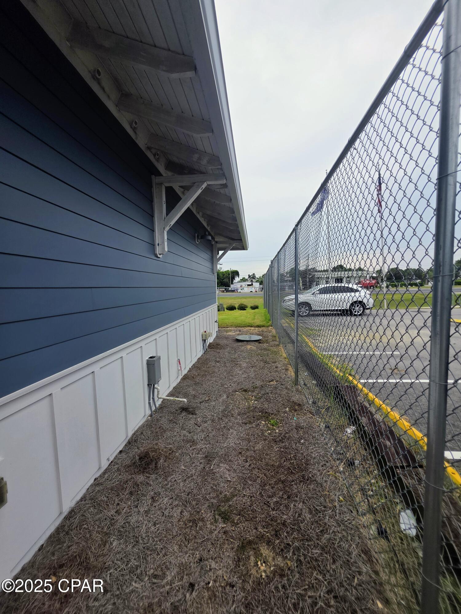 Laguna Beach 3rd Add - Commercial Lease