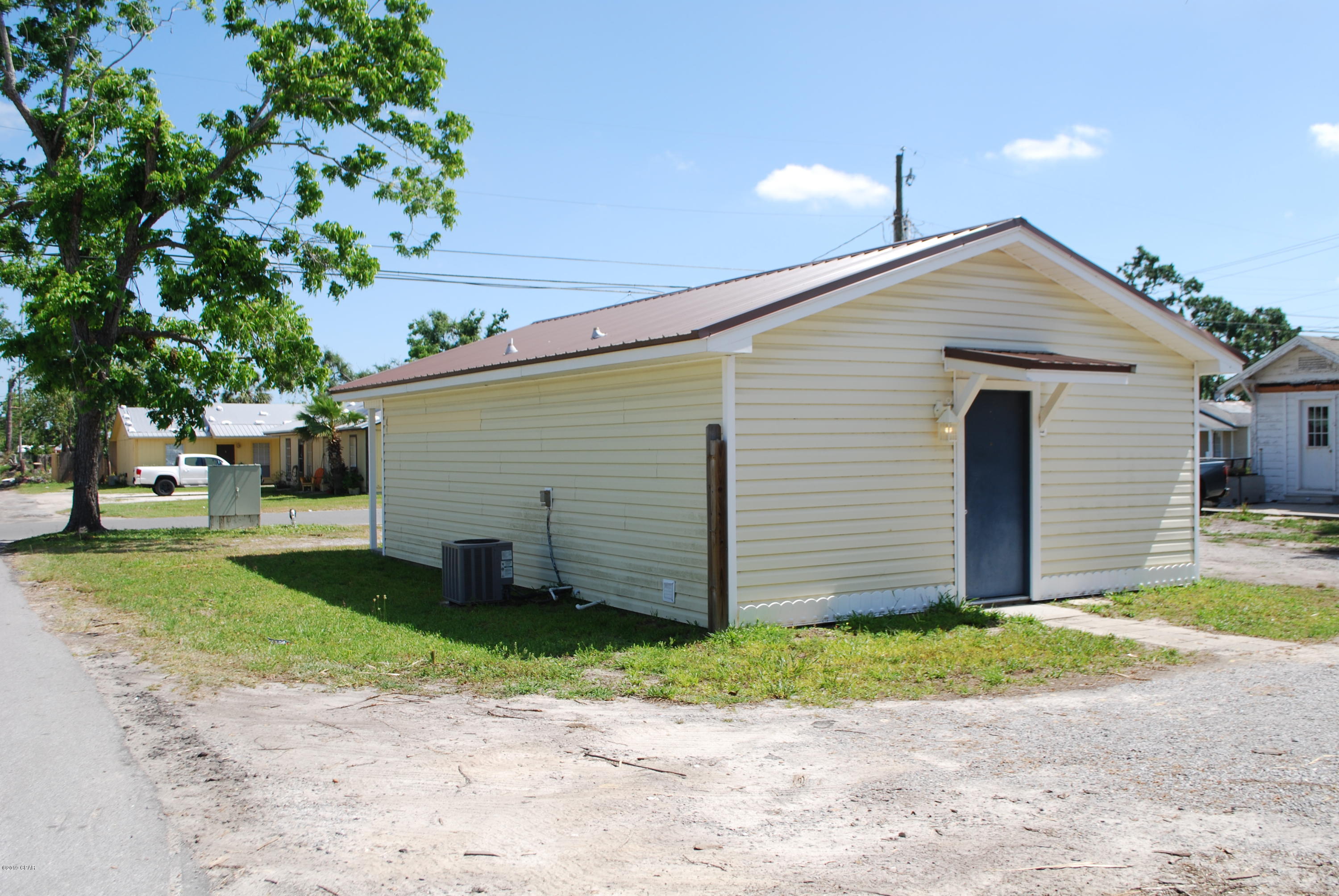 [No Recorded Subdiv] - Commercial Sale