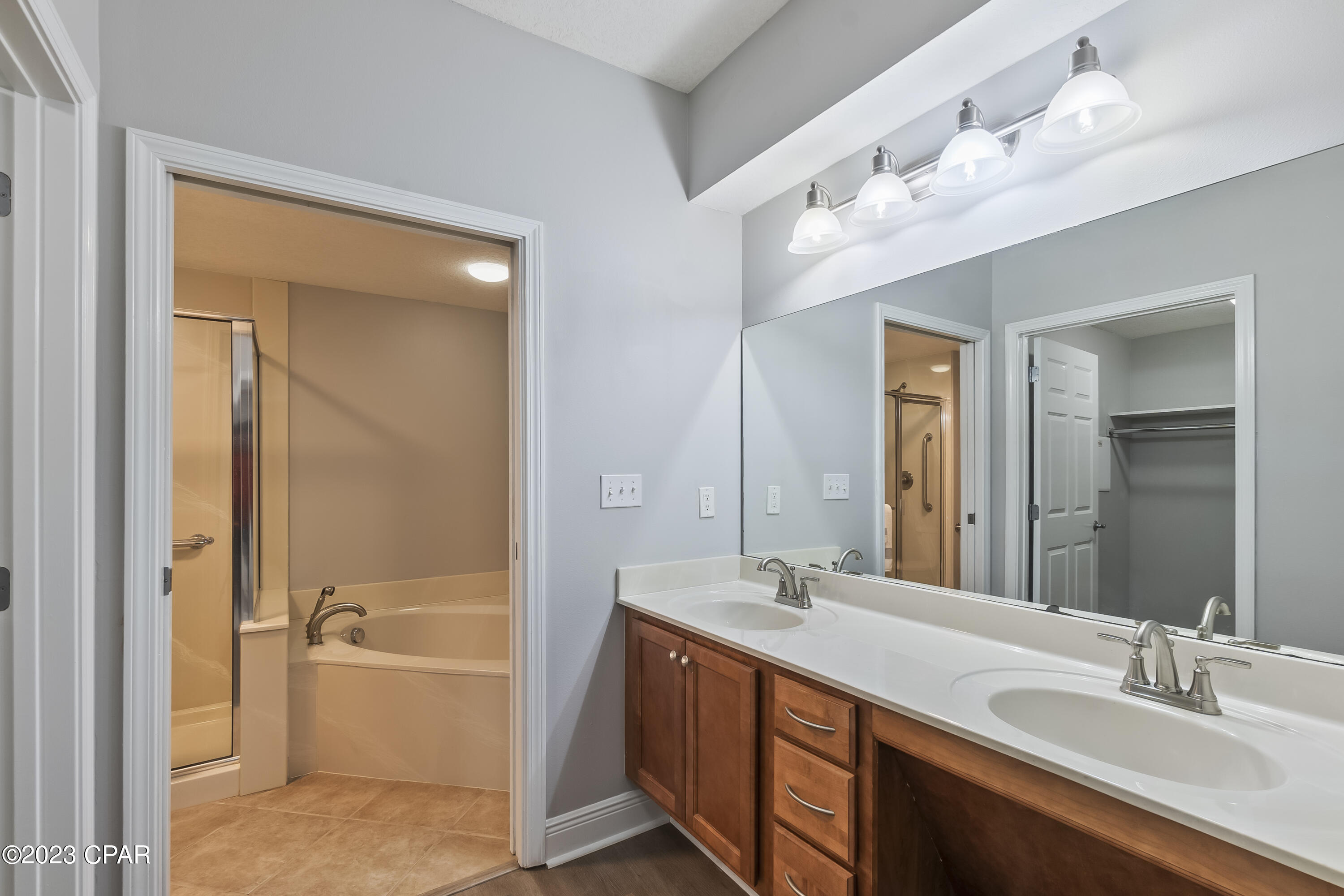 Magnolia Bay Club - Residential