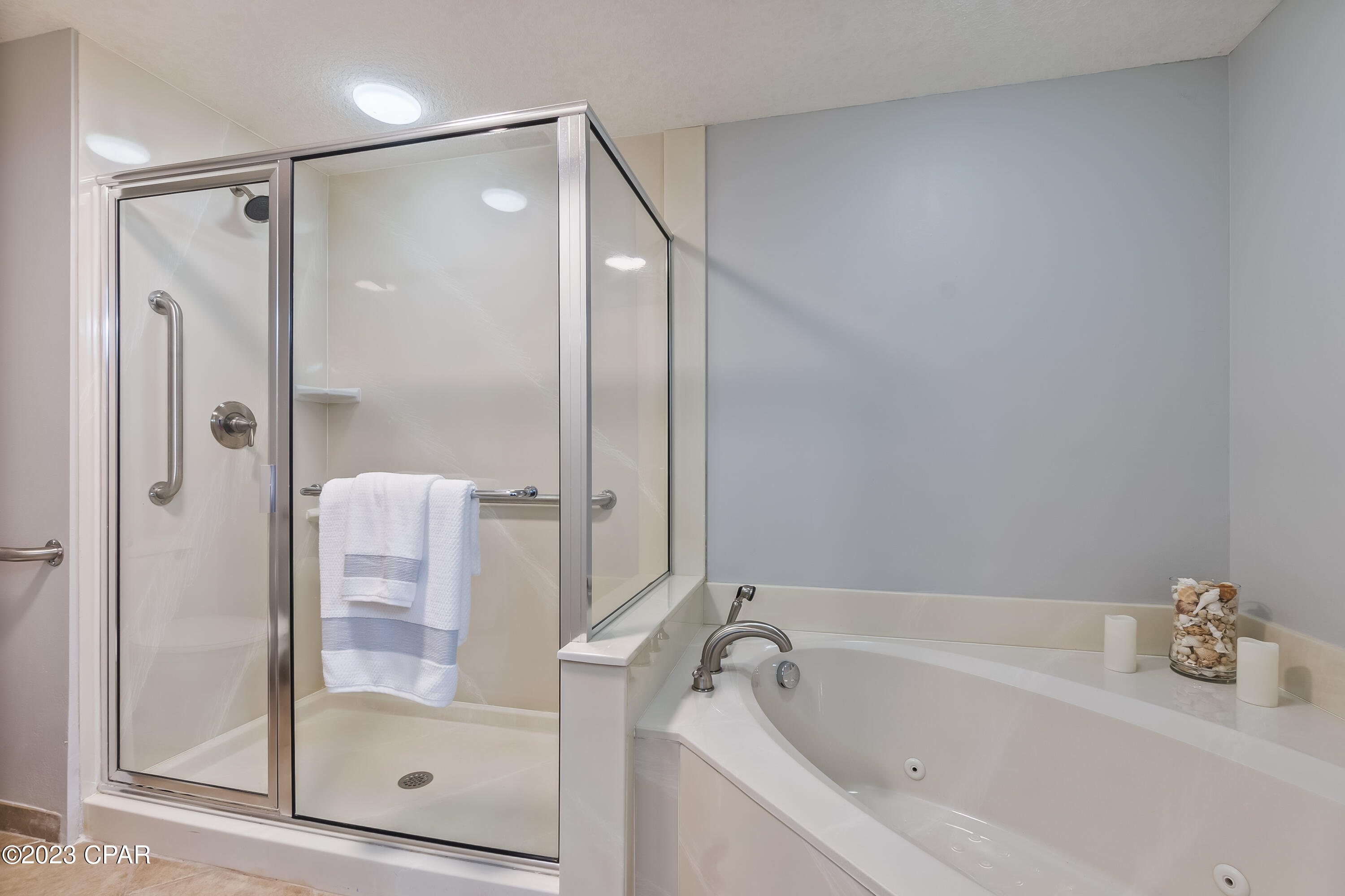 Magnolia Bay Club - Residential