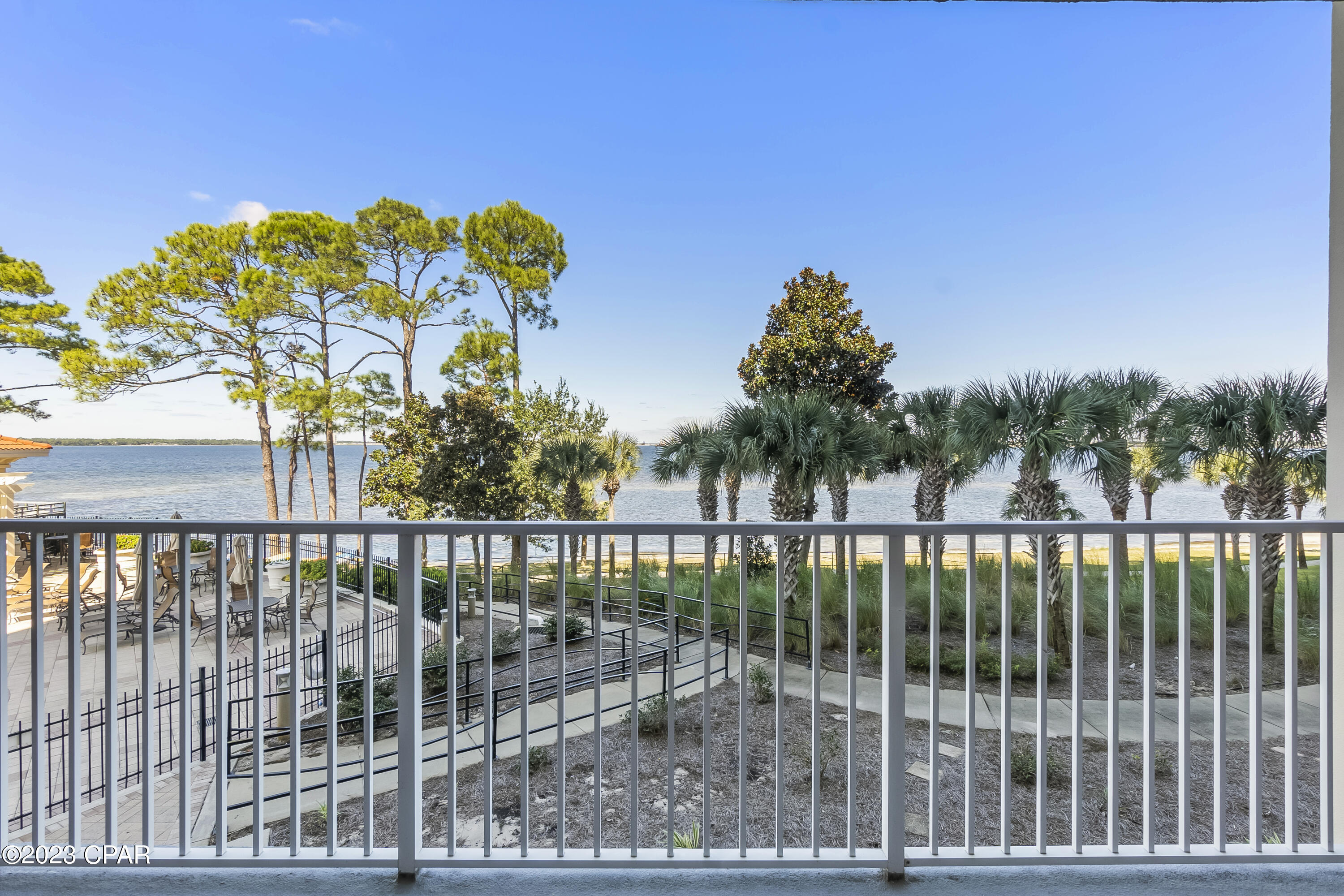 Magnolia Bay Club - Residential