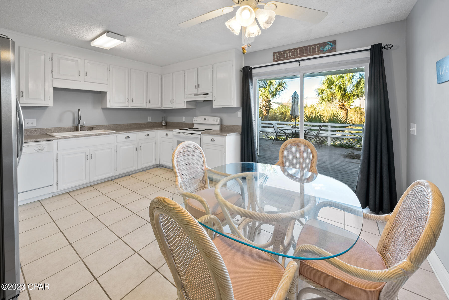 Villa Chateaus - Residential