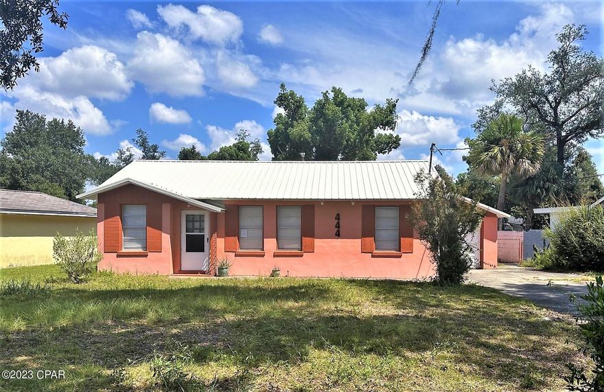 This home is entered for comp purposes only and was sold as an estate sale through an arm's length transaction.
Home was in above avg condition but you can live in it very easily.