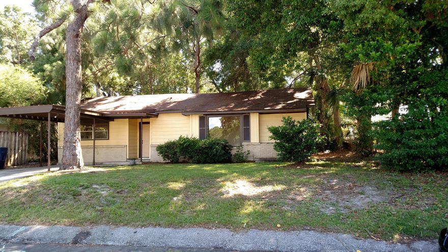 This cute 2 bedroom home in the Cove has a nice water view of Watson Bayou from the large picture window in the hardwood-floored living room. The rest of the home has ceramic tile flooring. Both bedrooms have their own closets, including a large walk-in for the larger bedroom. Bonus room could be a 3rd bedroom and has sliding glass door which opens to the patio in back. The kitchen features a newer stainless refrigerator and all electric appliances. Laundry room has washer and dryer hookups as well. Dogs are allowed with approval; breed restrictions apply.