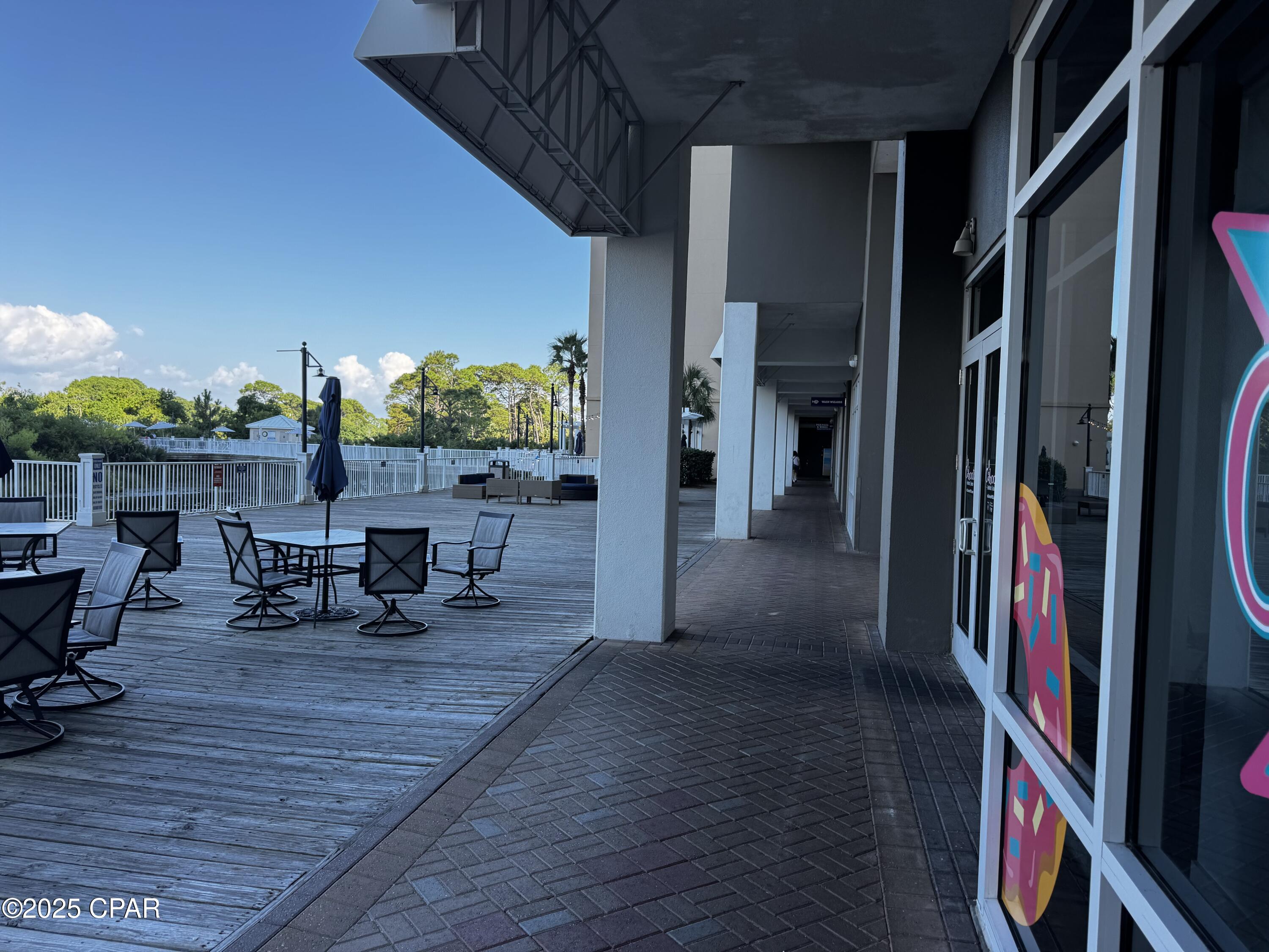 Laketown Wharf - Commercial Sale
