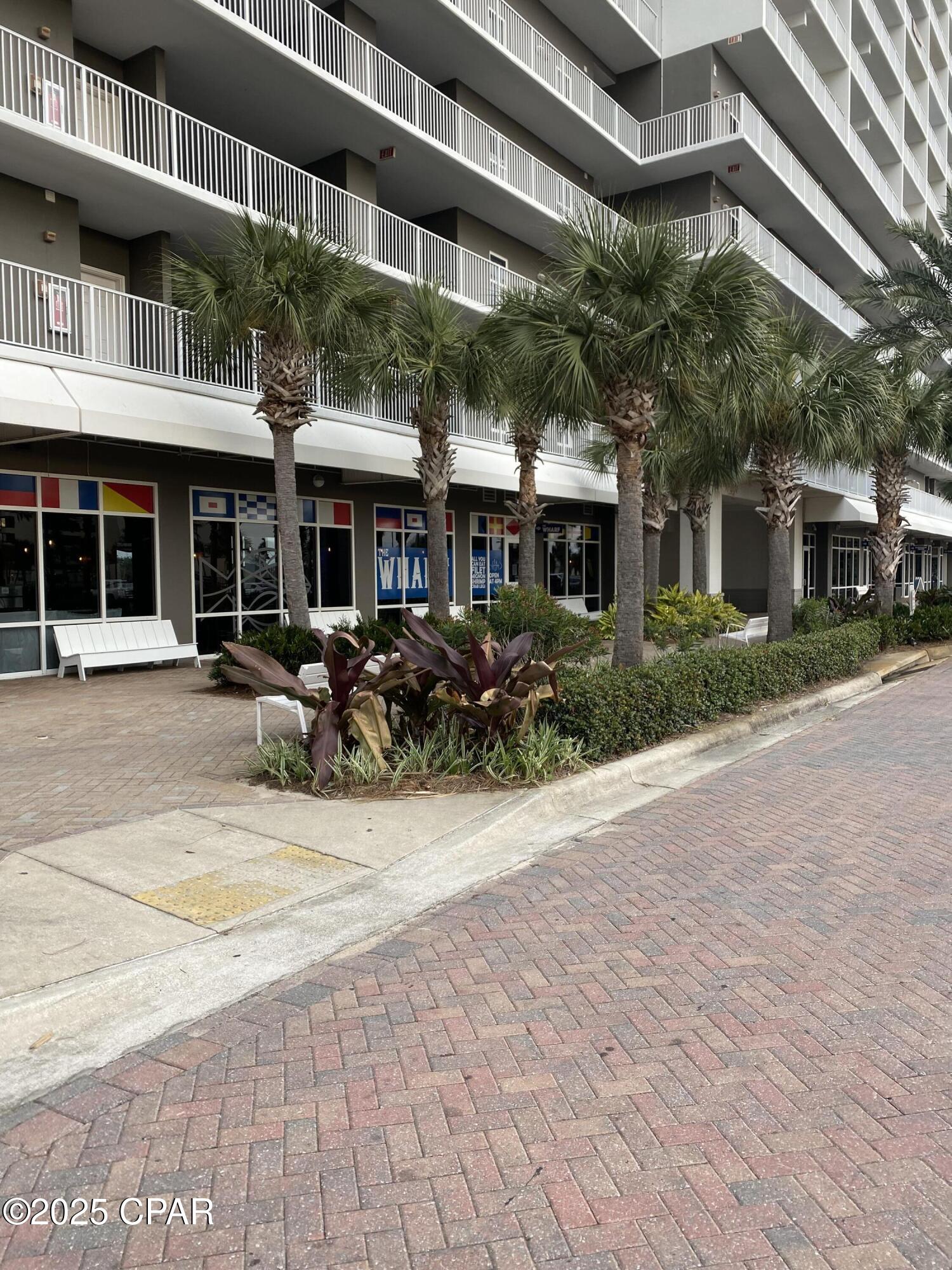 Laketown Wharf - Commercial Sale