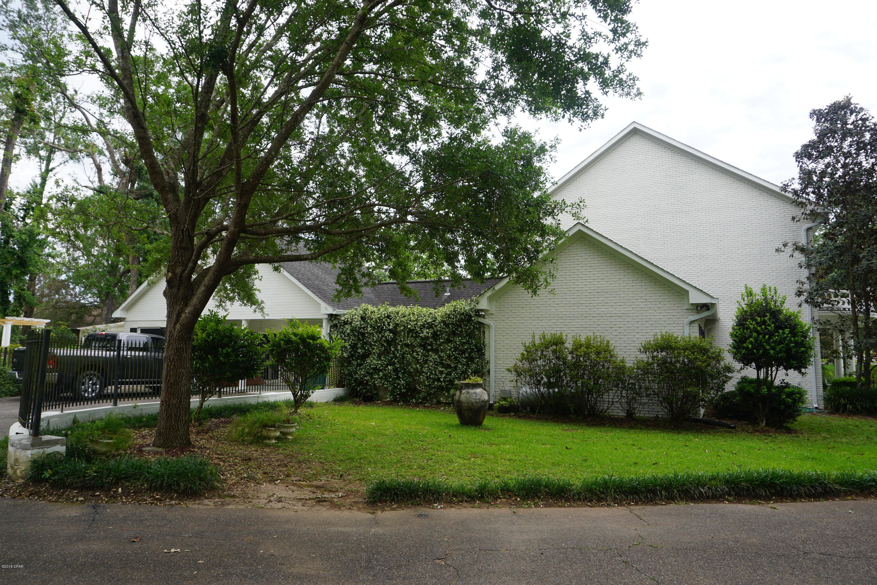 North Oaks - Residential