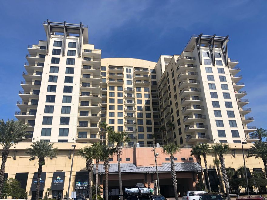 Great one bedroom unit across from the beautiful sugar sand beaches and the Gulf of Mexico. Unit is on the backside of the complex.  Very close to shopping, restaurants, and amusements for the kids.  Pool, hot tub, fitness center are just some of the amenities for your enjoyment.  Rented through the on site company.