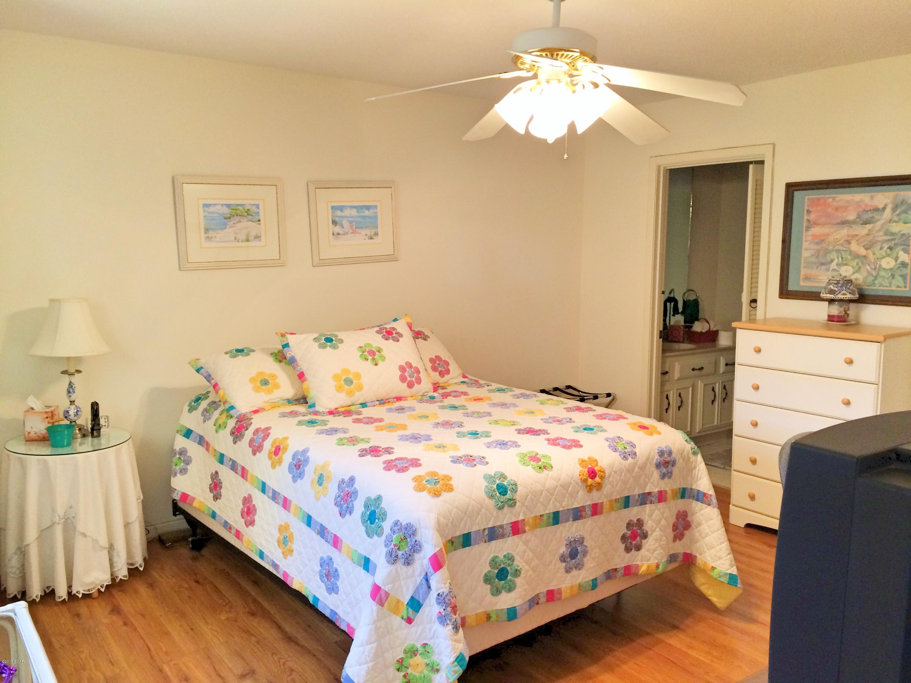 Cove Condominium Ph 2 - Residential