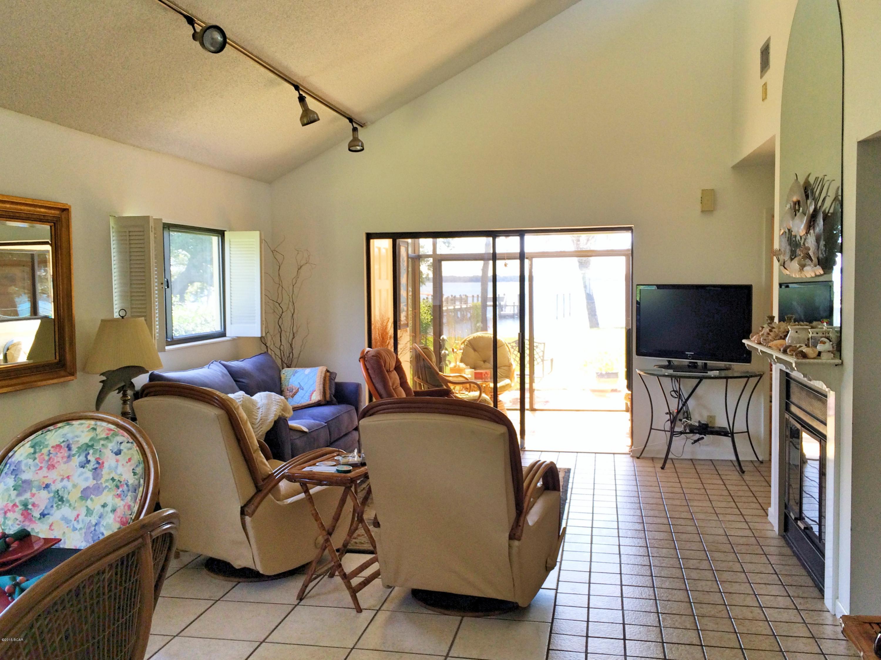 Cove Condominium Ph 2 - Residential