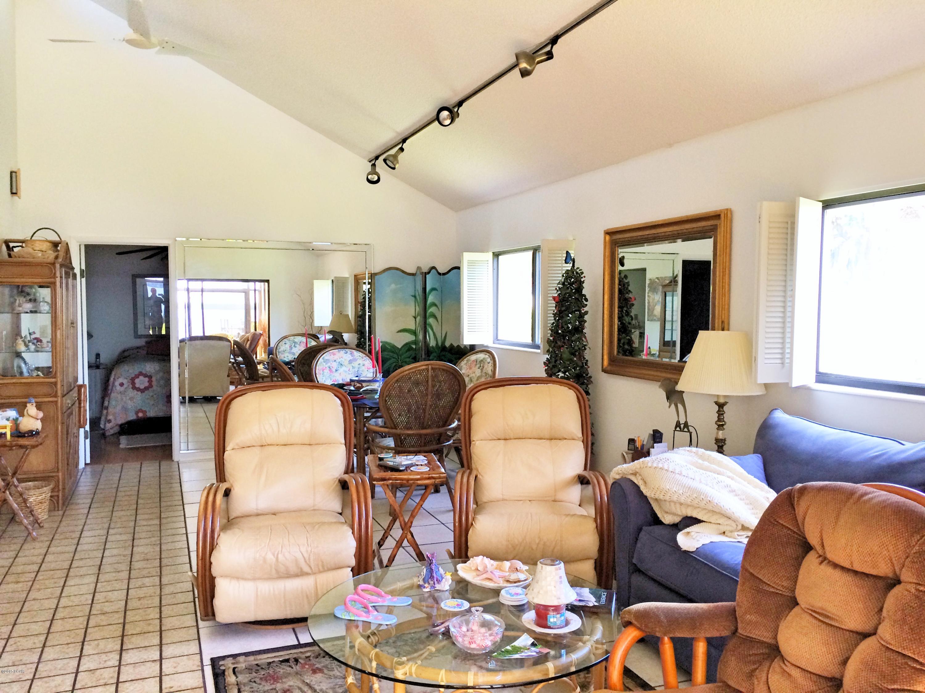 Cove Condominium Ph 2 - Residential