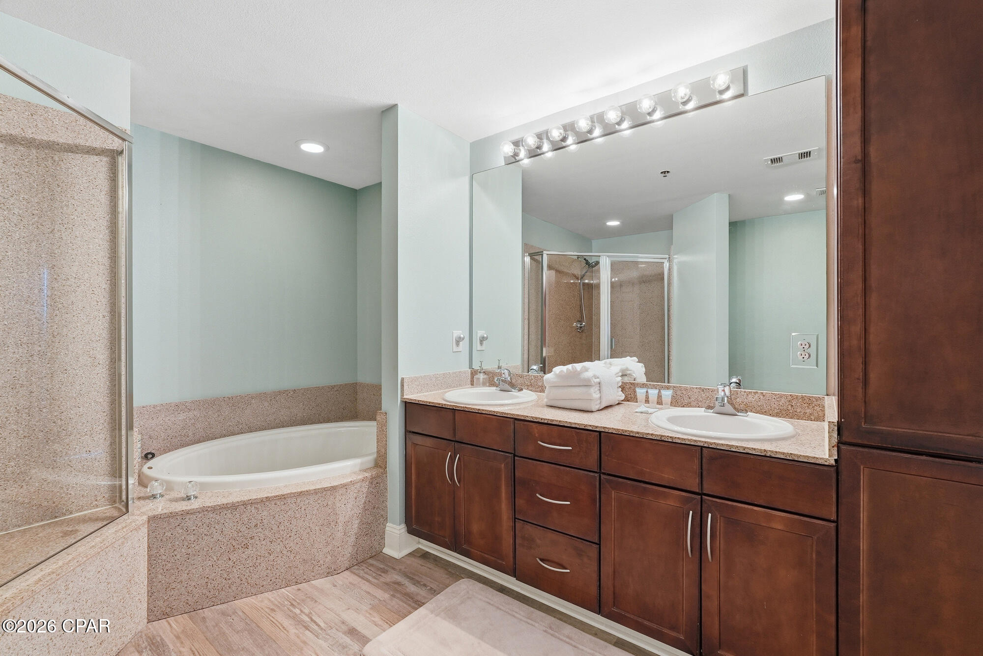 Laketown Wharf - Residential