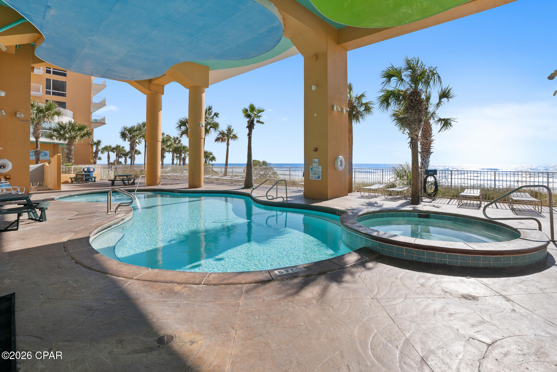 Splash Condo - Residential