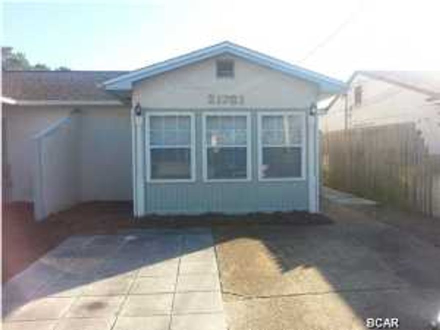 Very nice fully furnished 1 bedroom 1 bath duplex with fenced in backyard. French doors lead from the bedroom to the well maintained backyard. This unit is located on the west side of the beach just a short distance from the Gulf.