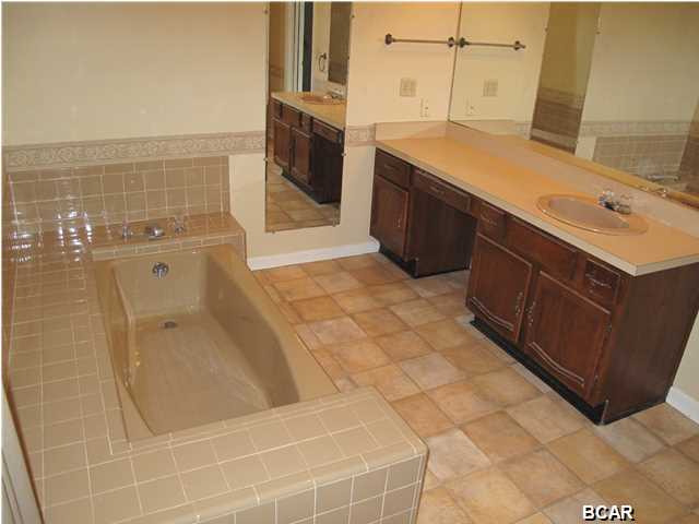 Northwoods Estates 1st Add - Residential Lease