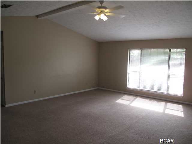 Northwoods Estates 1st Add - Residential Lease