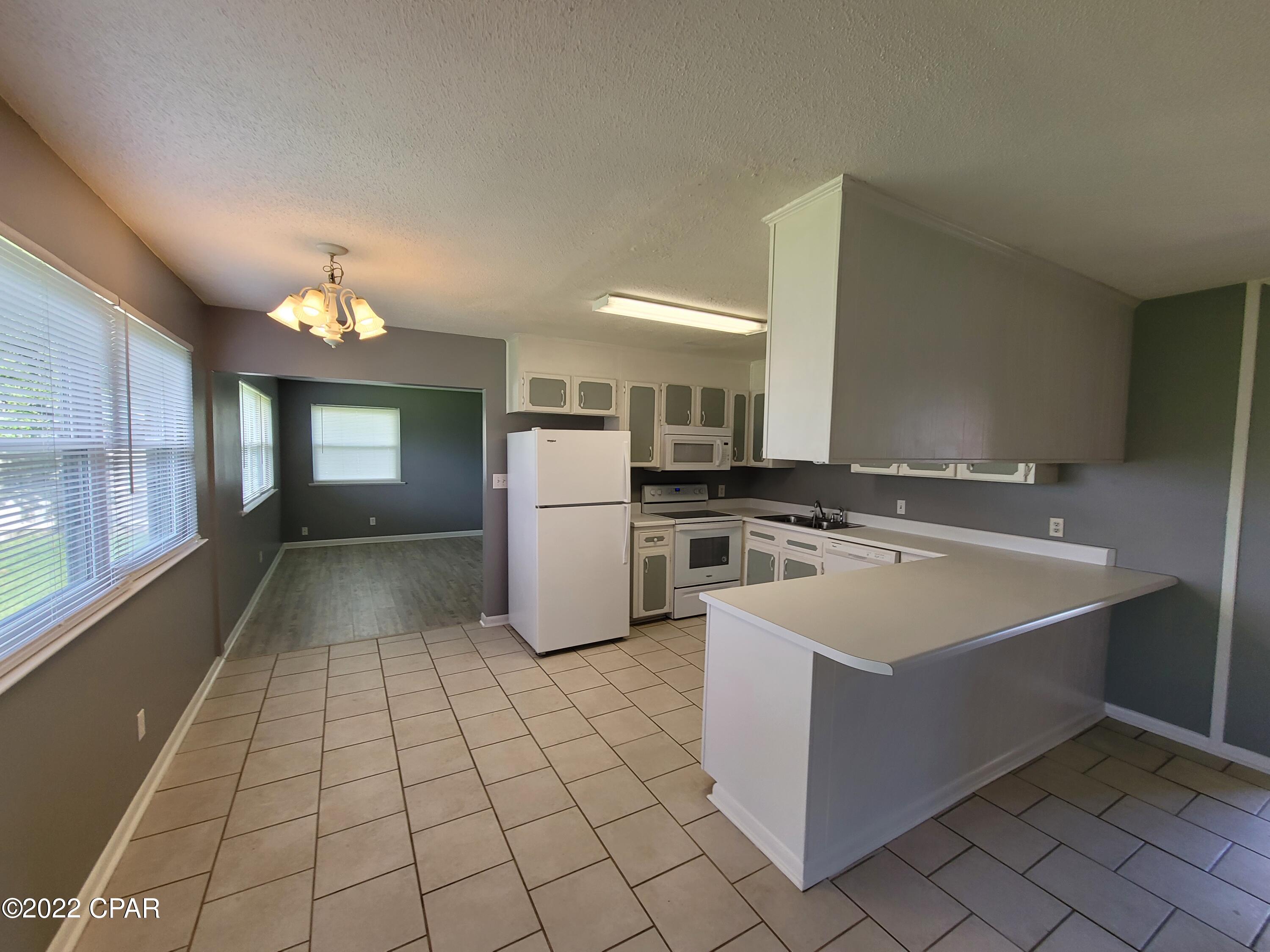 Meadowbrook Estates - Residential Lease