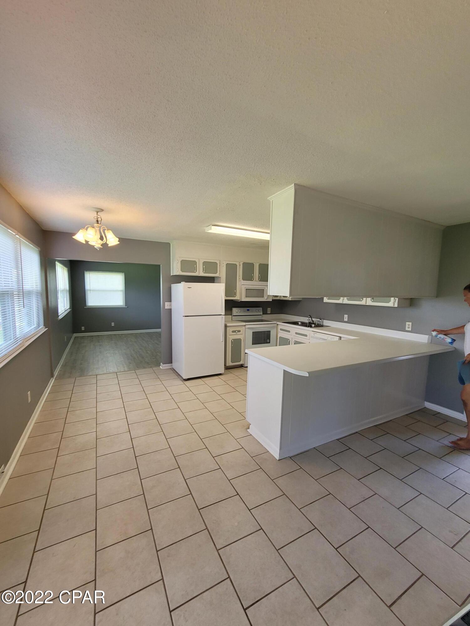 Meadowbrook Estates - Residential Lease