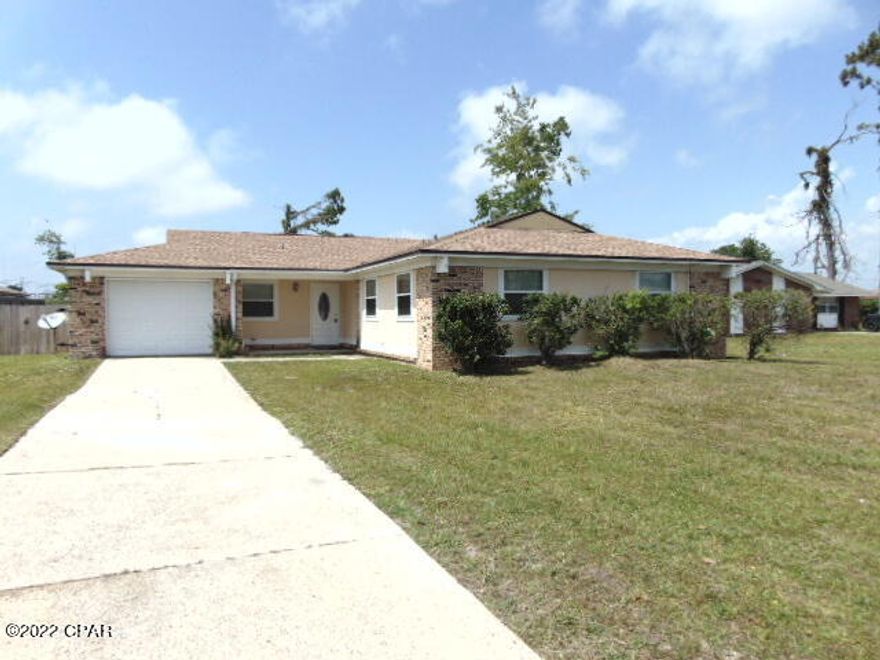 3 bedroom 2 bath home with 1 car garage!  This home features a living area, kitchen with breakfast area, dining room, LVP flooring throughout, laundry room, screened in patio, large front and backyard with privacy fence.

1 small dog with owner approval.

$50 Pet Application Fee (Non-Refundable)

$250 Pet Deposit (Refundable)

$50 Pet Rent per month.