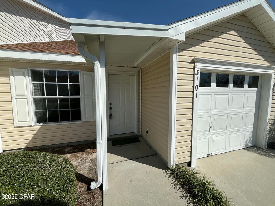 CURRENTLY UNDER CONTRACT, SELLER WILL CONSIDER BACKUP OFFERS.

*Back on the market at no fault of the seller*

Listing Recently updated town home in The Hammocks! Some of the recent upgrades include paint, fans and light fixtures, flooring, HVAC, and window panes. The roof was replaced in 2018. This neighborhood is tucked away in Lynn Haven, giving you that close knit community feel while also offering plenty of privacy. 2 minute drive from some of the best schools in the county. HOA includes lawn and landscaping, and access to the Community Pool. Call and make an appointment to check out all this town home has to offer!