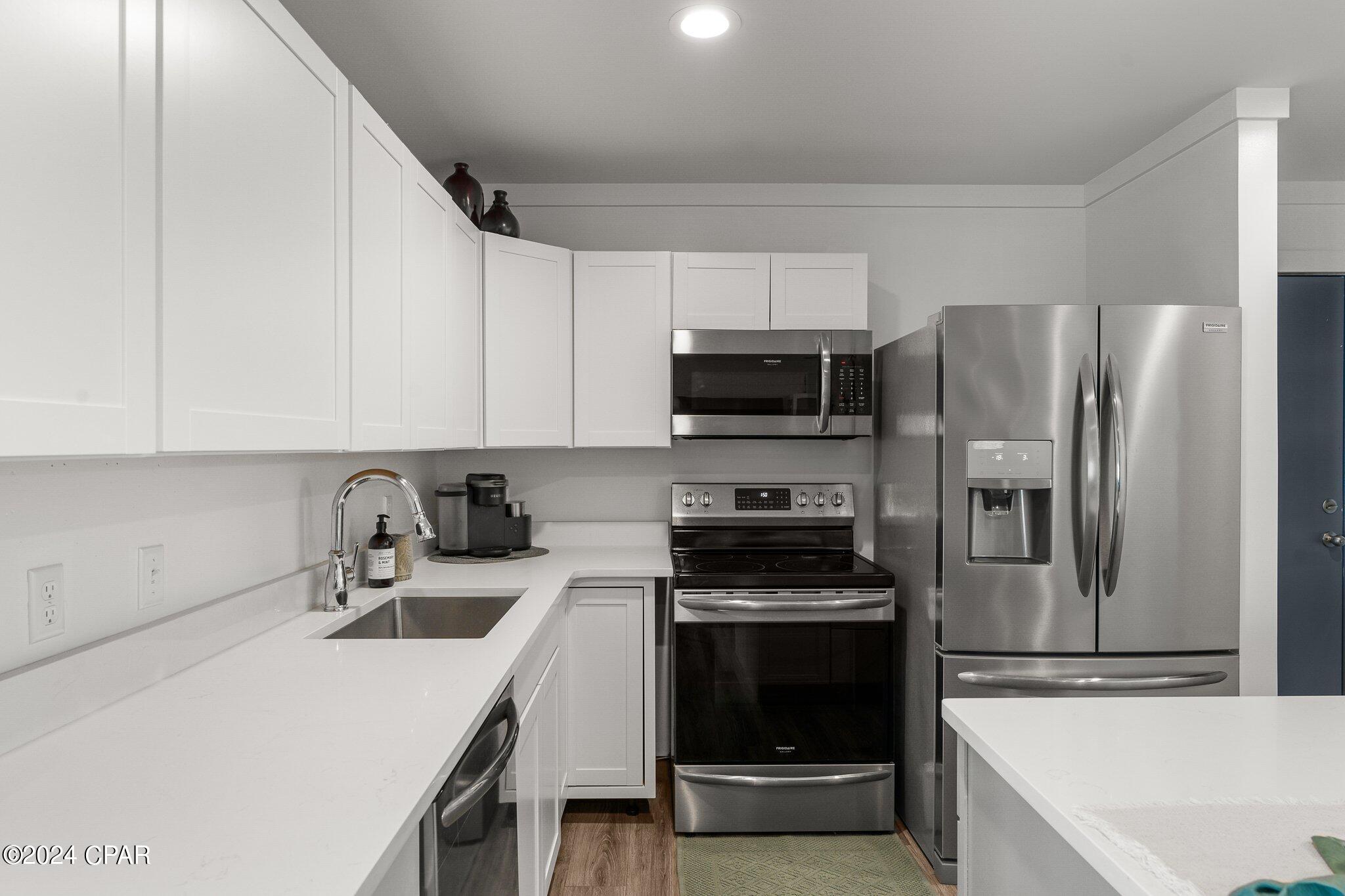 Bay Point Harbour Villas - Residential