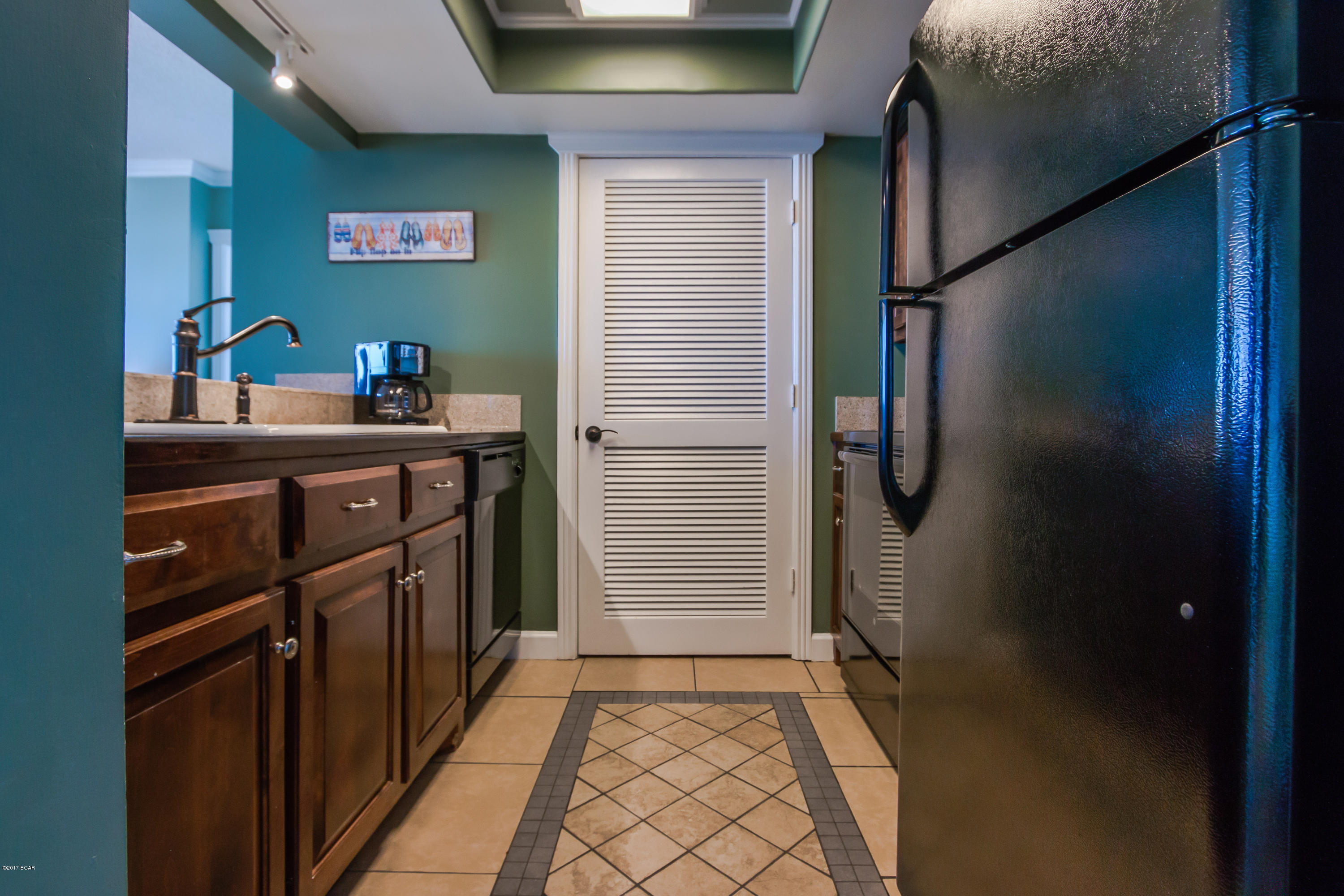 Long Beach Towers III - Residential