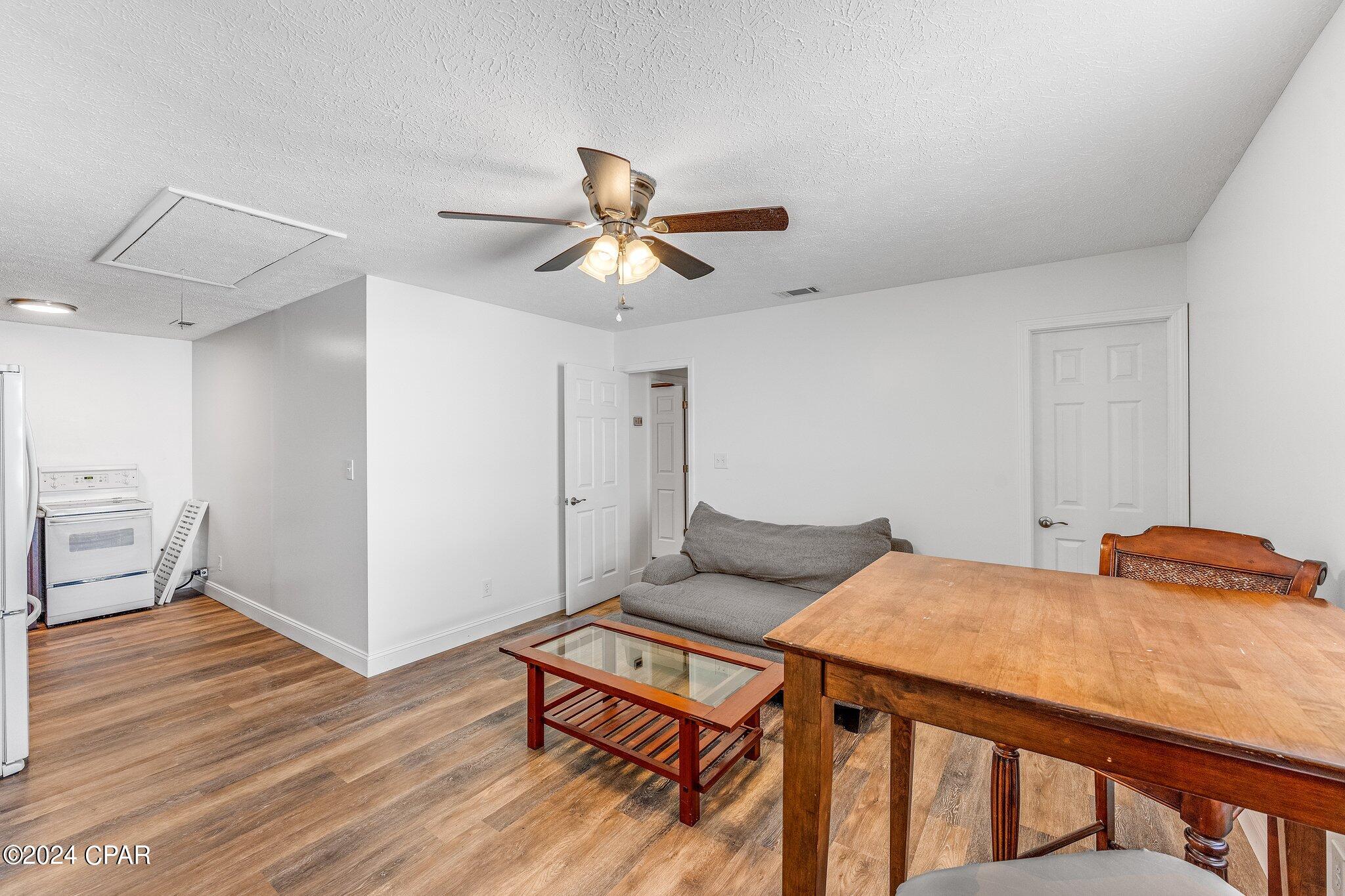 North Lagoon Oaks 5th - Residential