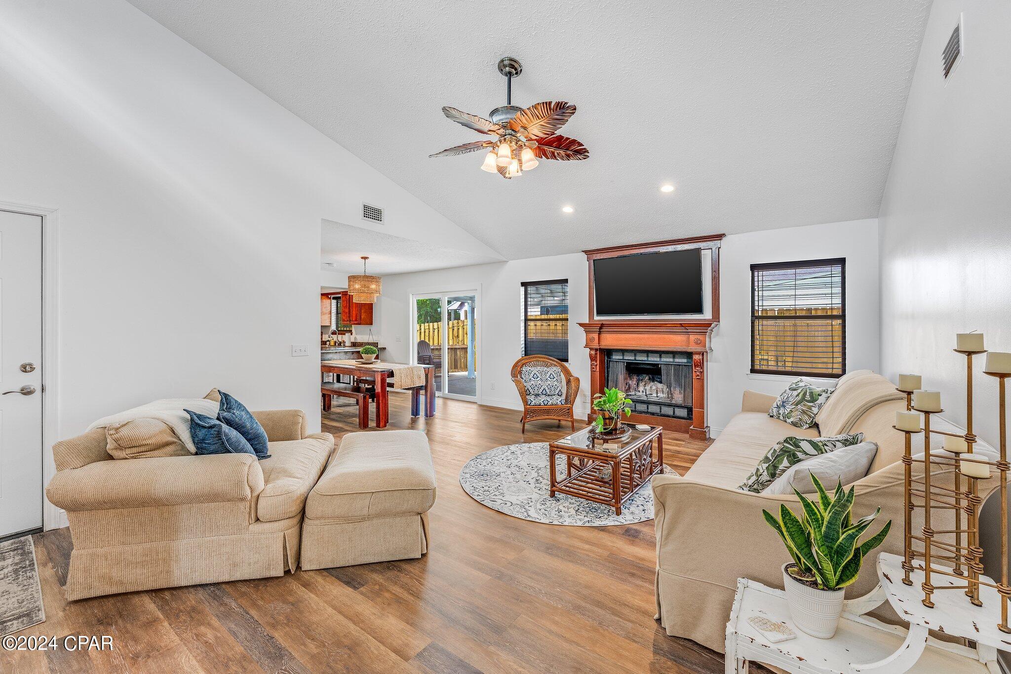 North Lagoon Oaks 5th - Residential