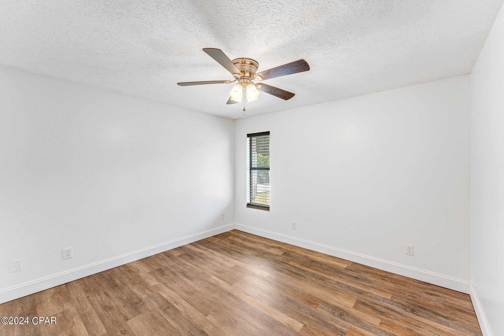 North Lagoon Oaks 5th - Residential