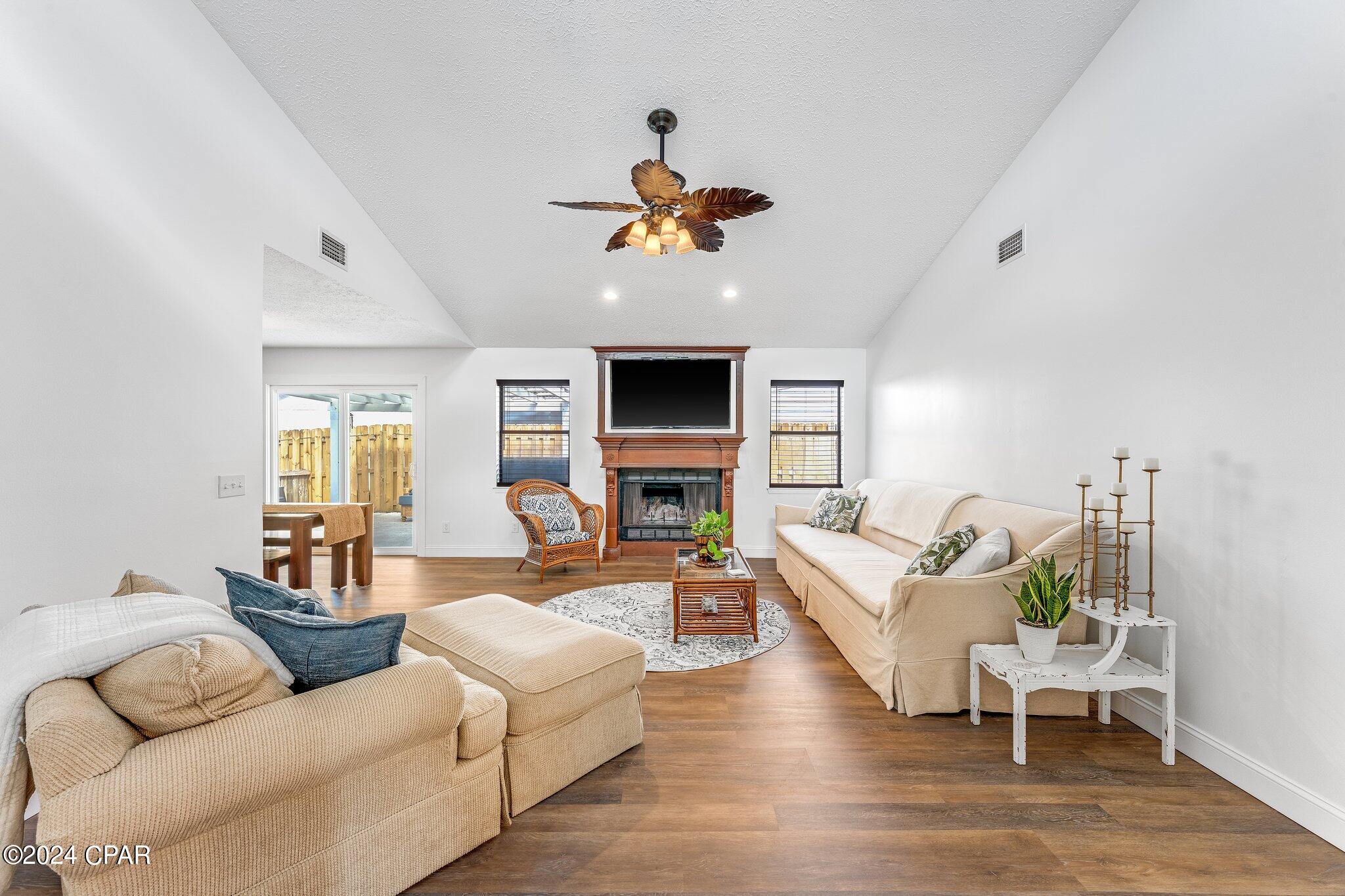 North Lagoon Oaks 5th - Residential