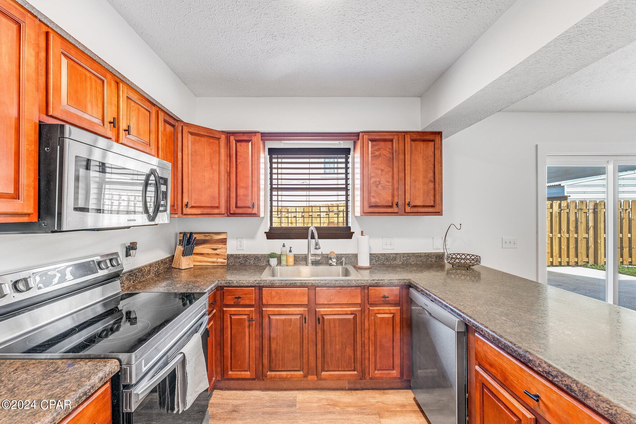 North Lagoon Oaks 5th - Residential