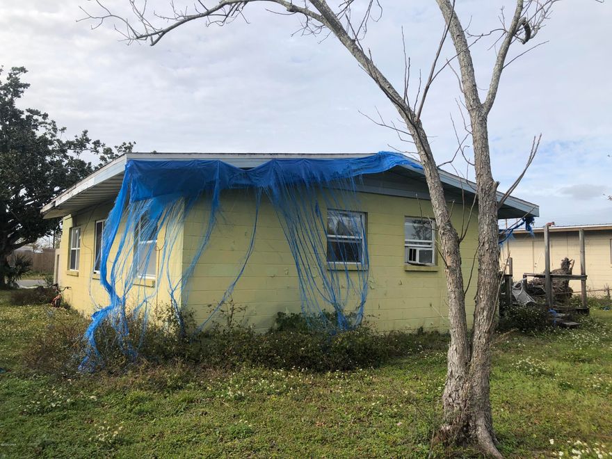 Attention Investors: Single family home in Panama City featuring 1108 sqft of living space, 3 beds and 1 bath. Minutes from Frank Nelson Park, Taco Bell and so much more! Perfect for rebuild, calling all investors and handy men looking for their next fixer upper or fix and flip! Don't miss out on this one!