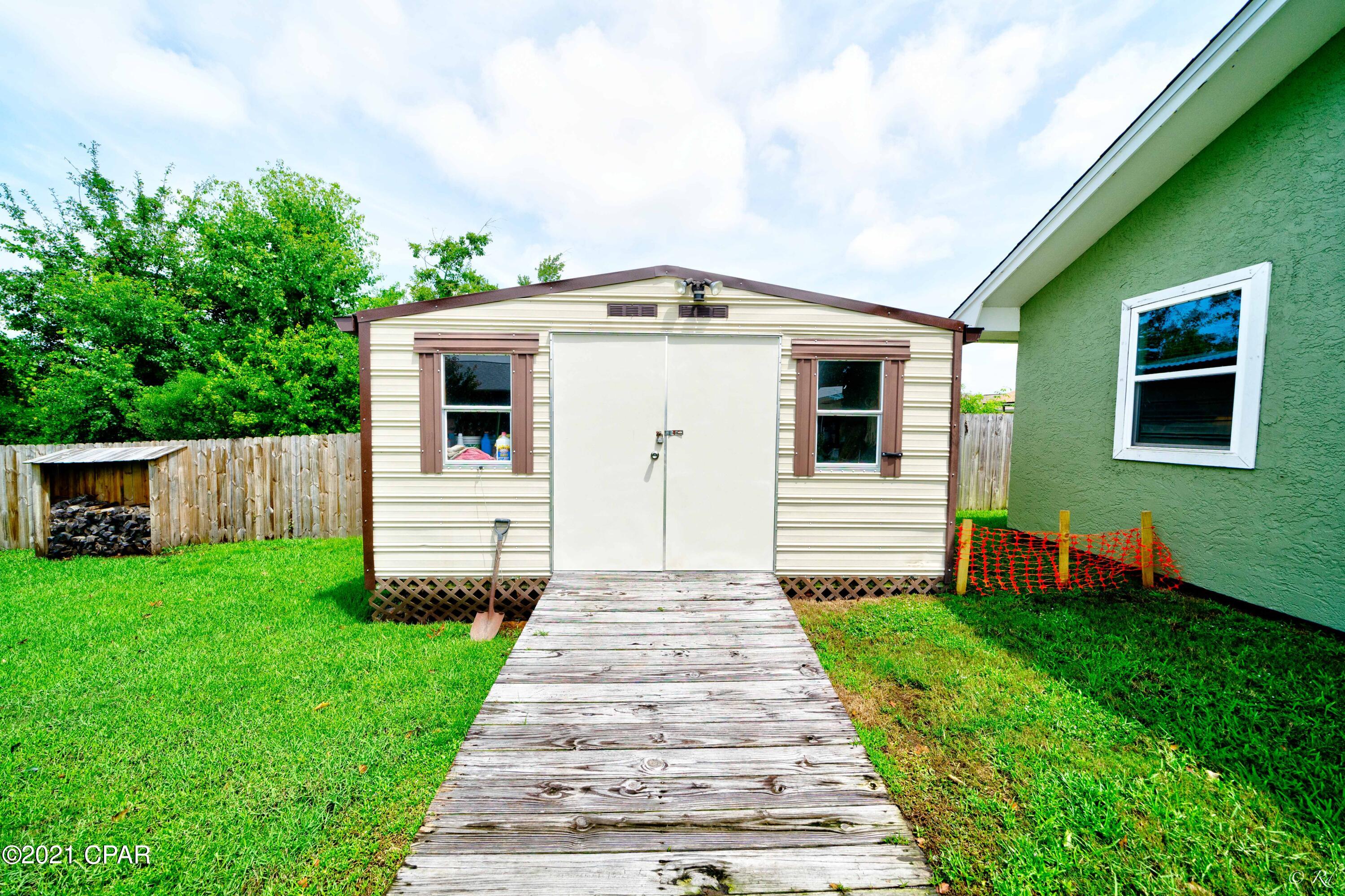 Towne & Country Lake Estates - Residential