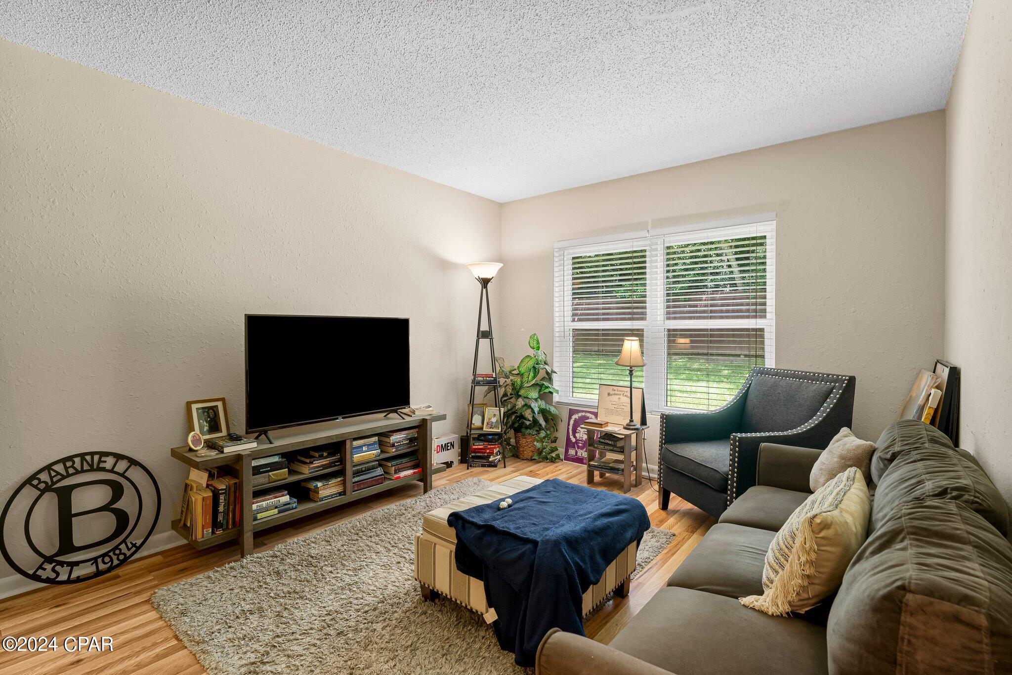 [No Recorded Subdiv] - Commercial Sale