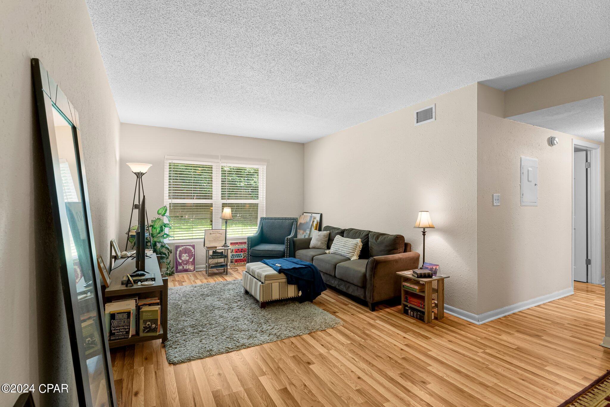 [No Recorded Subdiv] - Commercial Sale