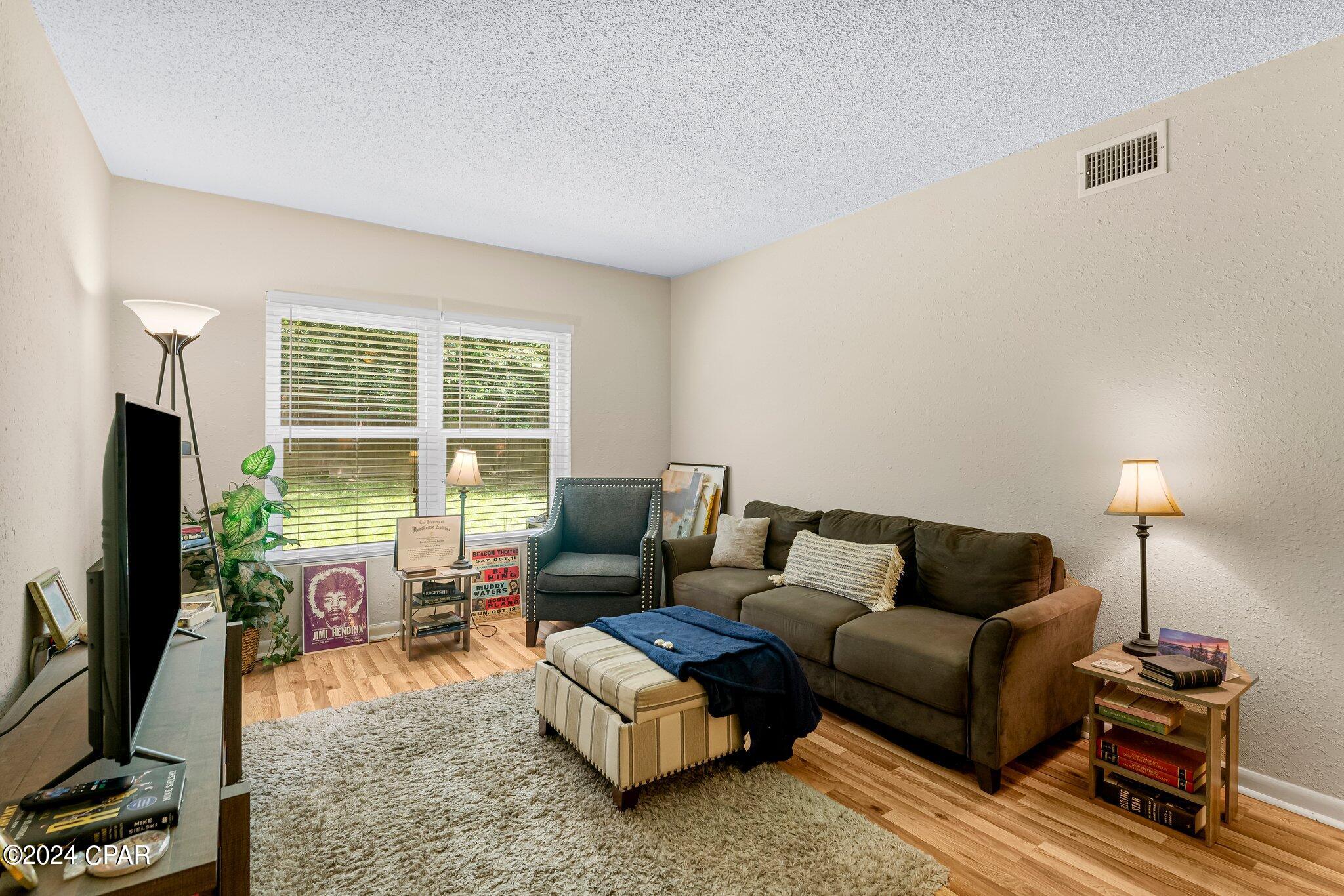 [No Recorded Subdiv] - Commercial Sale