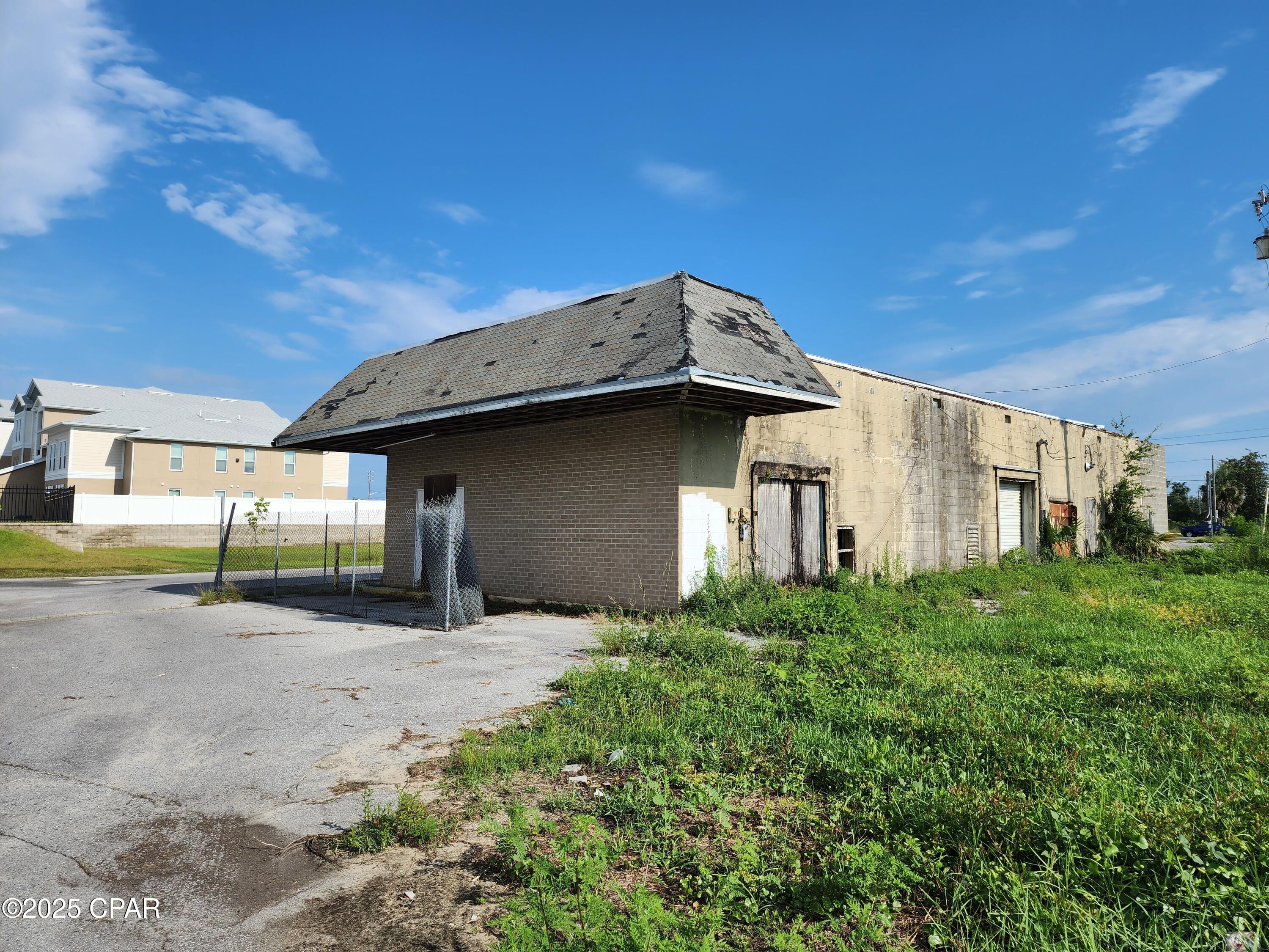 Segler - Commercial Sale