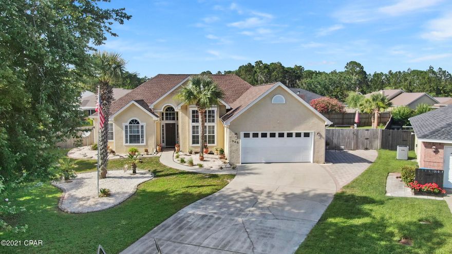 CURRENTLY UNDER CONTRACT, SELLER ACCEPTING BACKUP OFFERS'Must see! Beautiful 3BR/2BA home with POOL located on a quiet cul-de-sac. Well kept front & back yard with pool feels like an oasis with nearly $20,000 in beautiful pavers wrapped around stunning fiberglass pool & along the side of home to the driveway. Upgrades include Roof & Pool equipment/intellipump new in 2019, engineered hardwood floors in main living area, stainless appliances with gas range, quartz countertops, new paint in a portion of the home. Heated and cooled Florida room with storm windows. 12' ceilings in foyer, living and separate dining room with gas fireplace. 9' ceilings throughout rest of home. Master bedroom boasts a 9'x7' bonus room perfect for new mother's nursery, office, sitting area, or anything you can drea m up! Dual vanities, separate shower & oversized whirlpool tub in master bath.