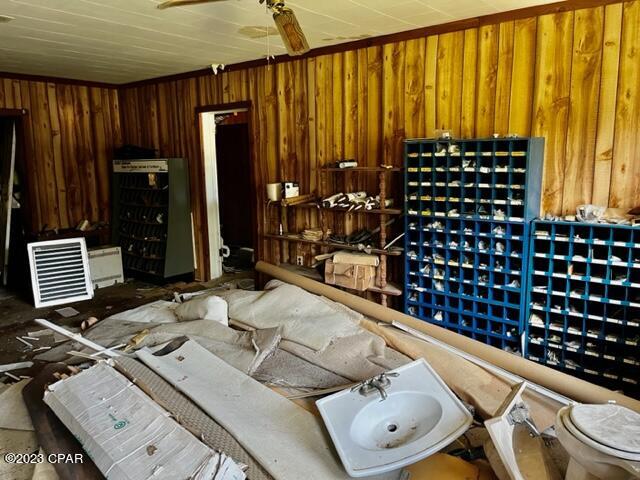 [No Recorded Subdiv] - Commercial Sale