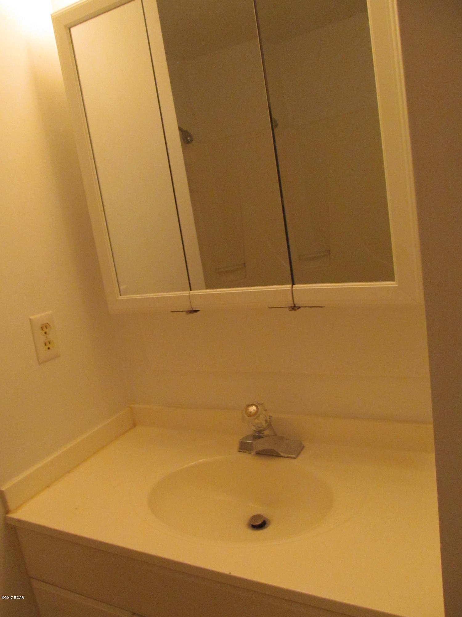 Hutchison's 2nd To Bahama Bch - Residential Lease