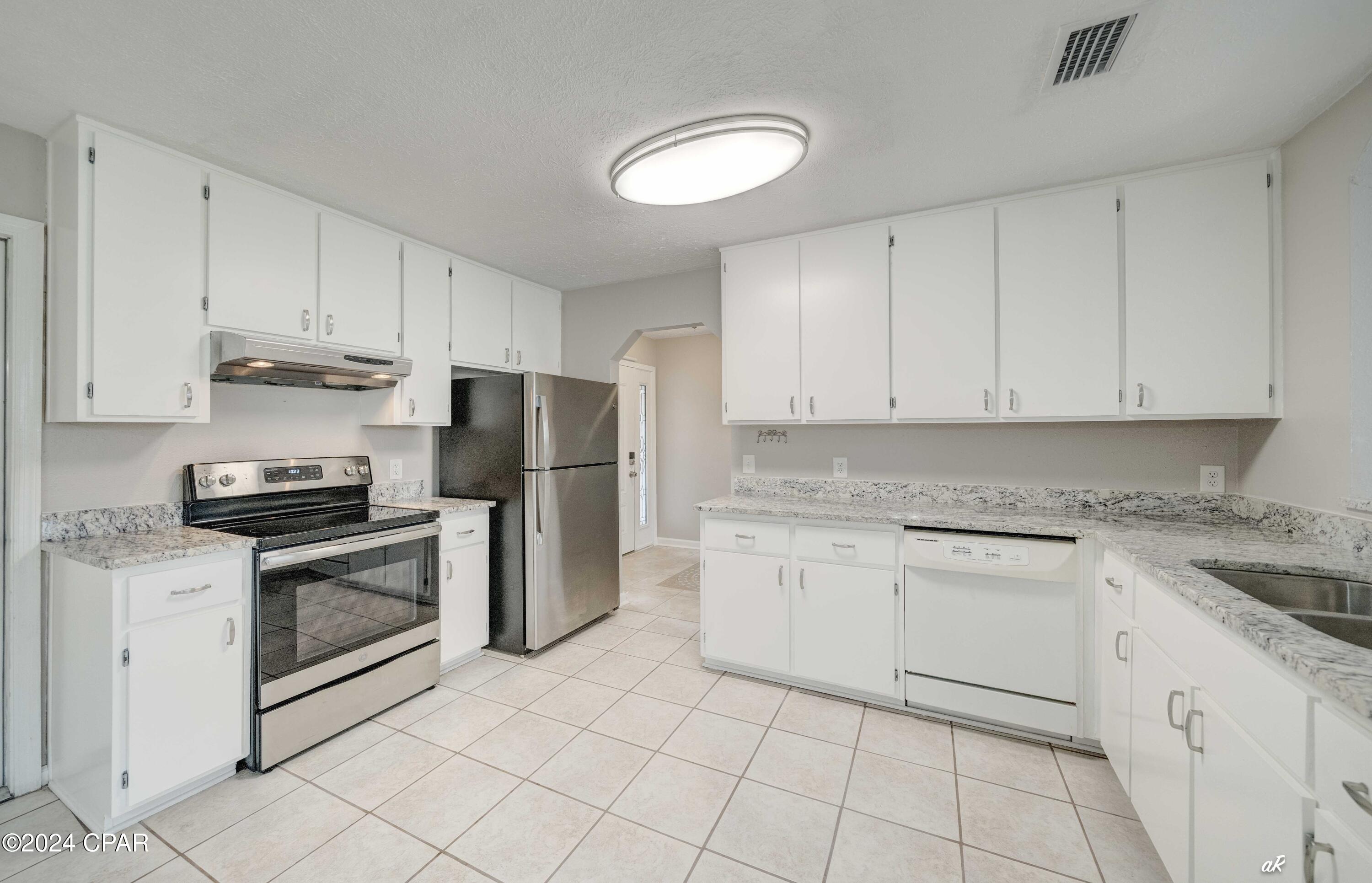 [No Recorded Subdiv] - Residential Lease