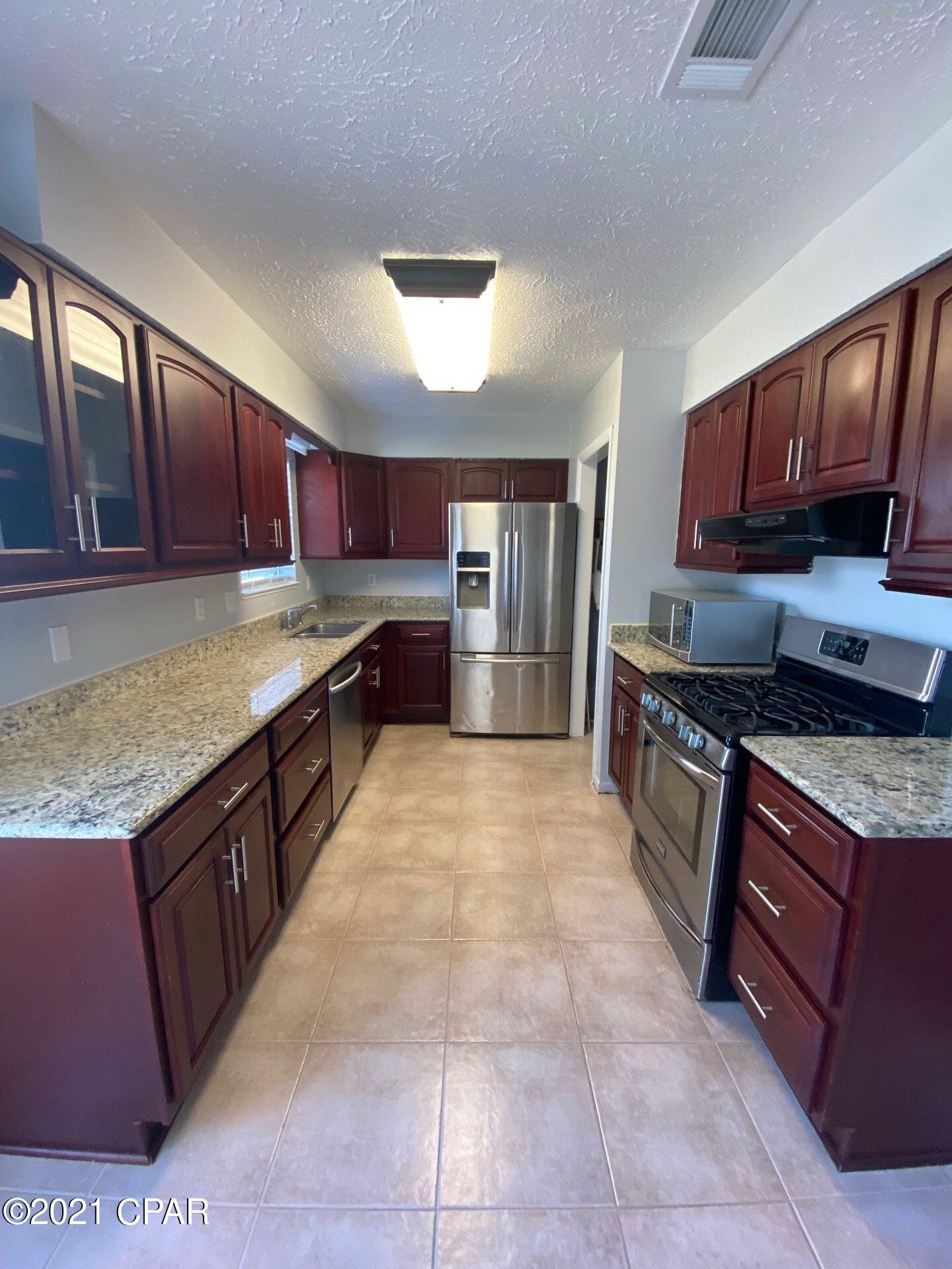 [No Recorded Subdiv] - Residential Lease