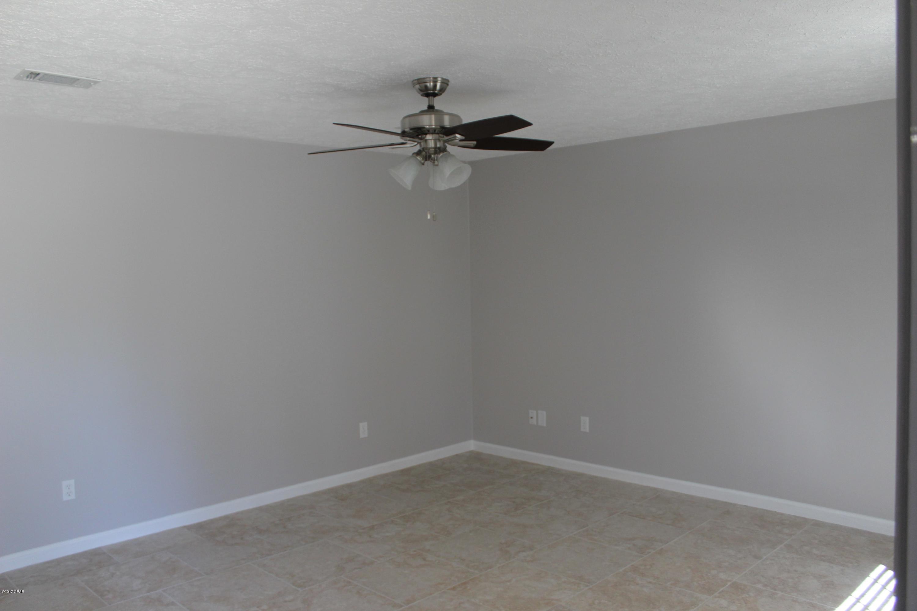 M N Kneeces Replat Pine-Lea - Residential