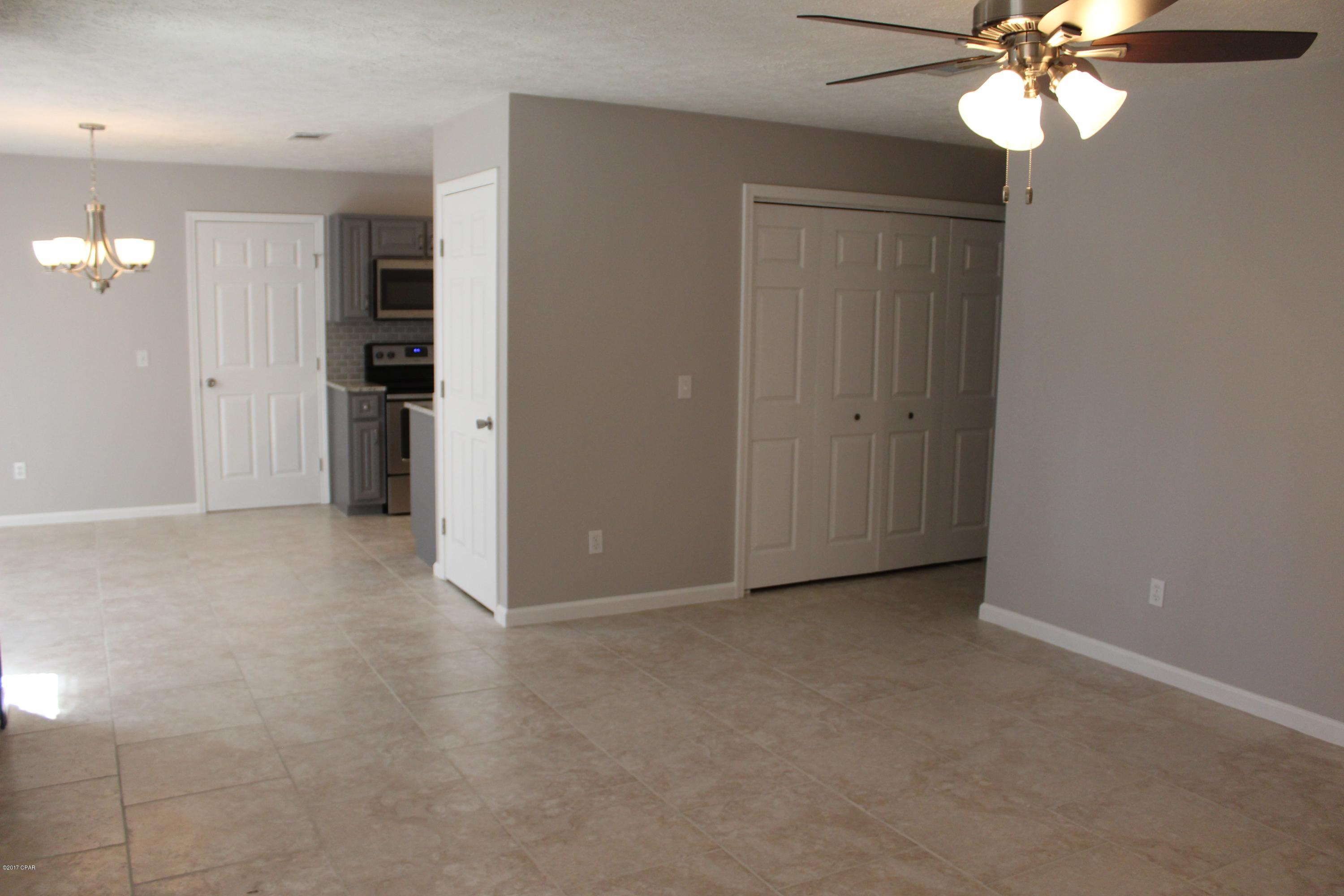 M N Kneeces Replat Pine-Lea - Residential